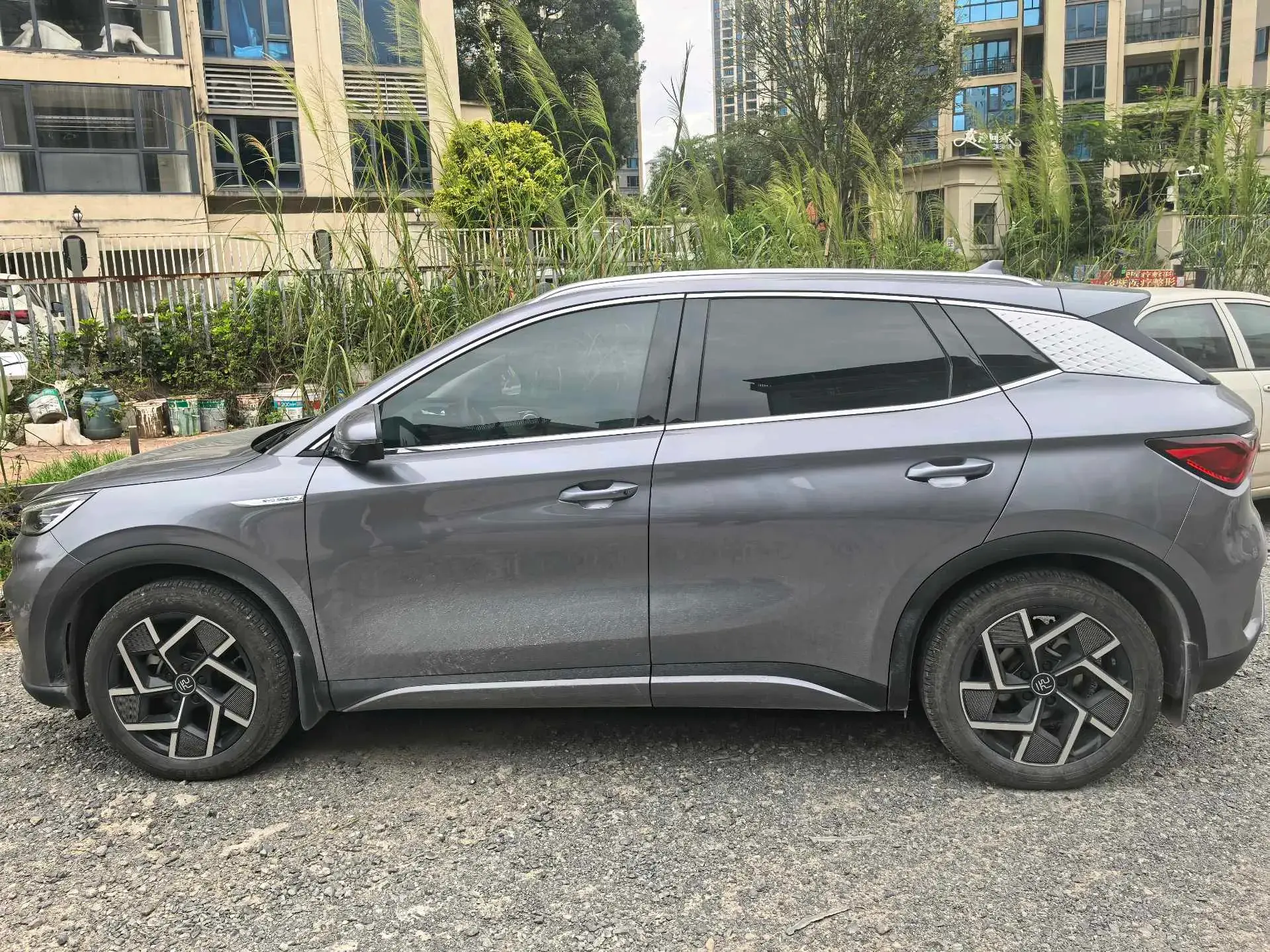 2023 BYD YUAN thumbnail 4