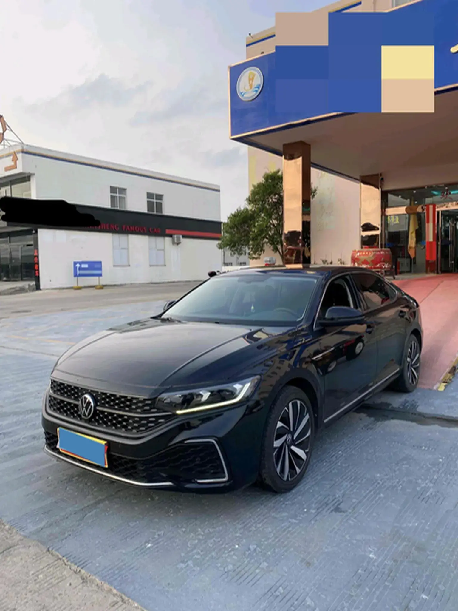 2022 VOLKSWAGEN PASSAT view 1