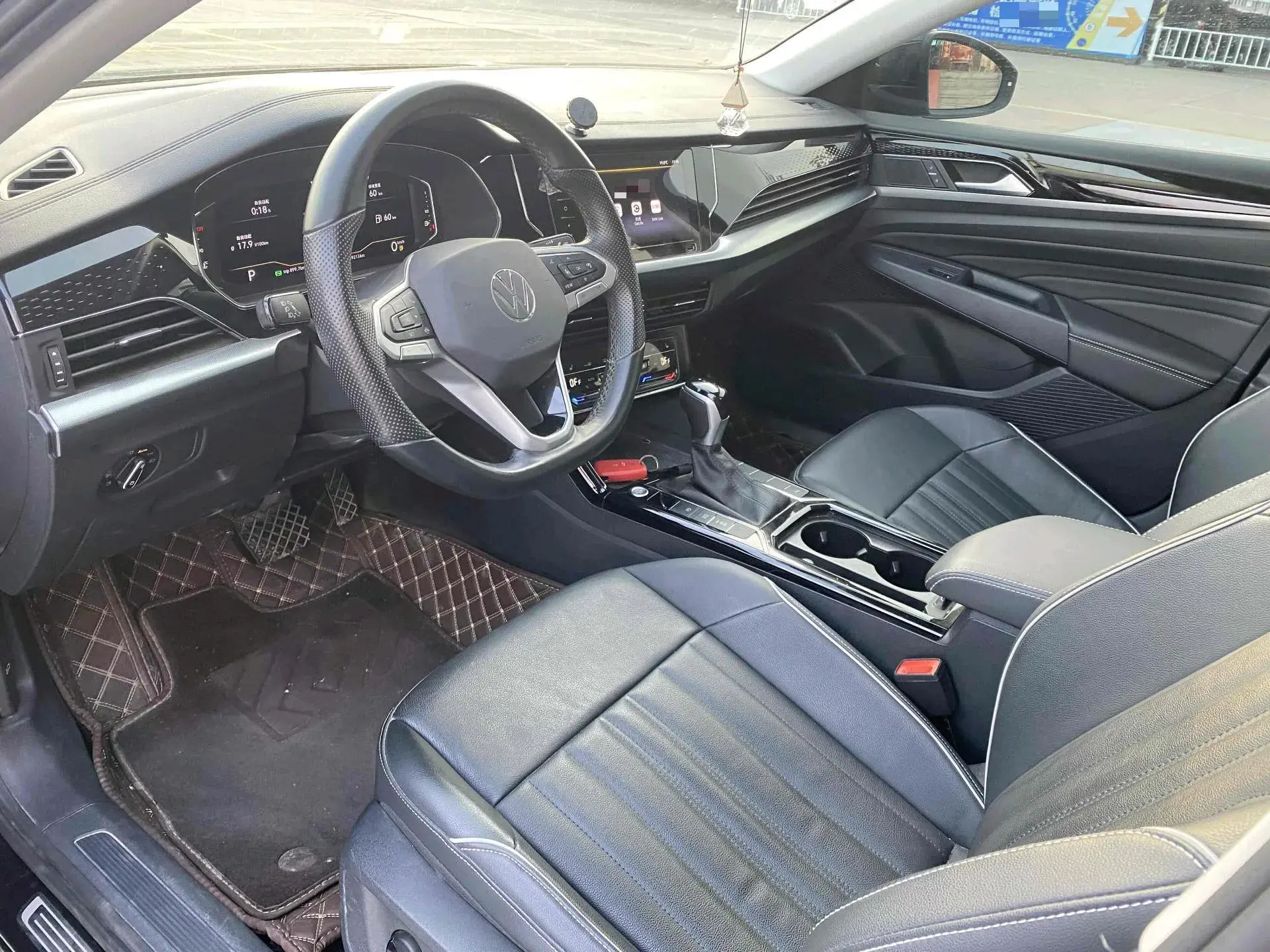 2022 VOLKSWAGEN PASSAT thumbnail 4