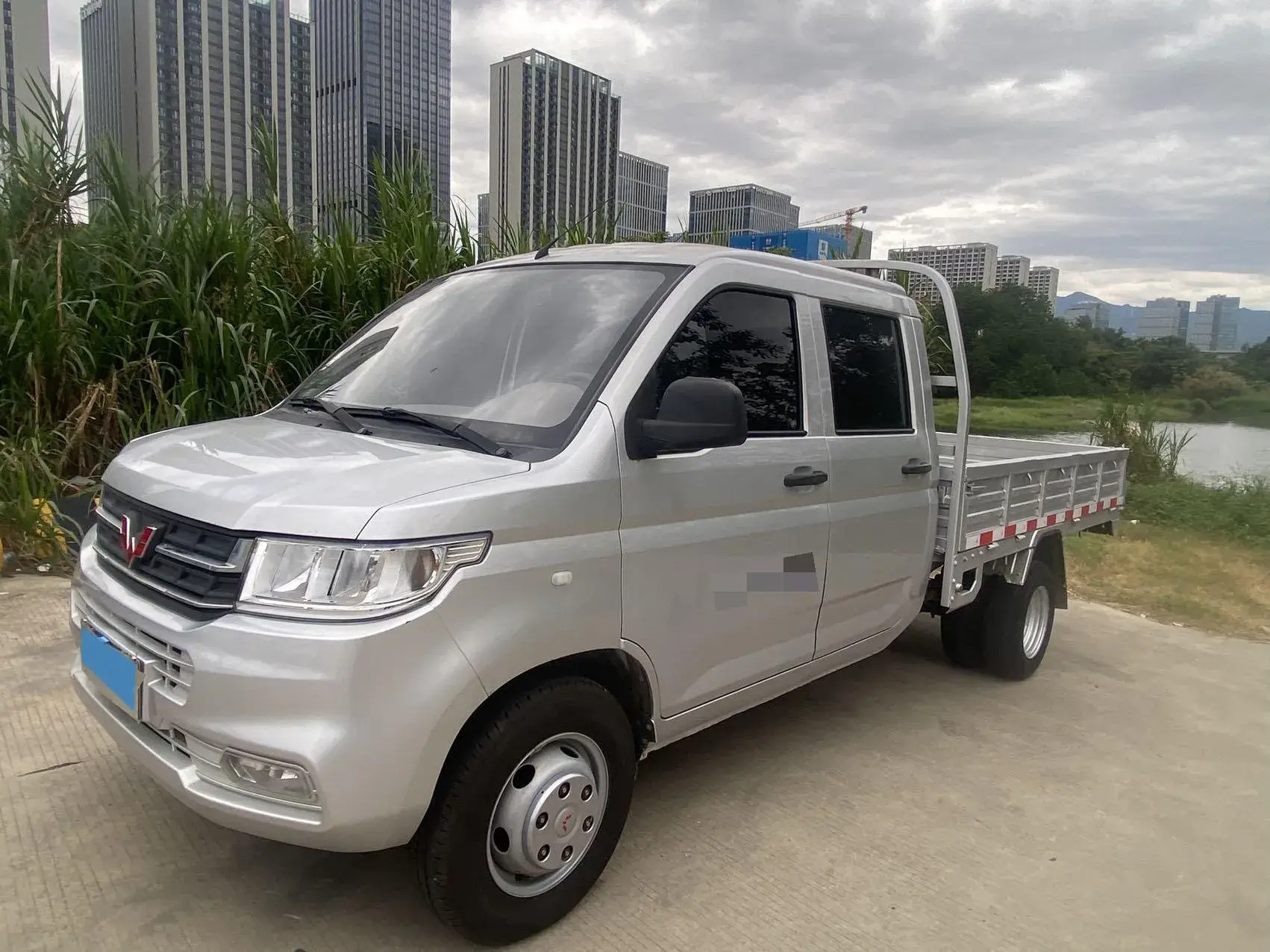 2021 WULING RONGGUANG view 1