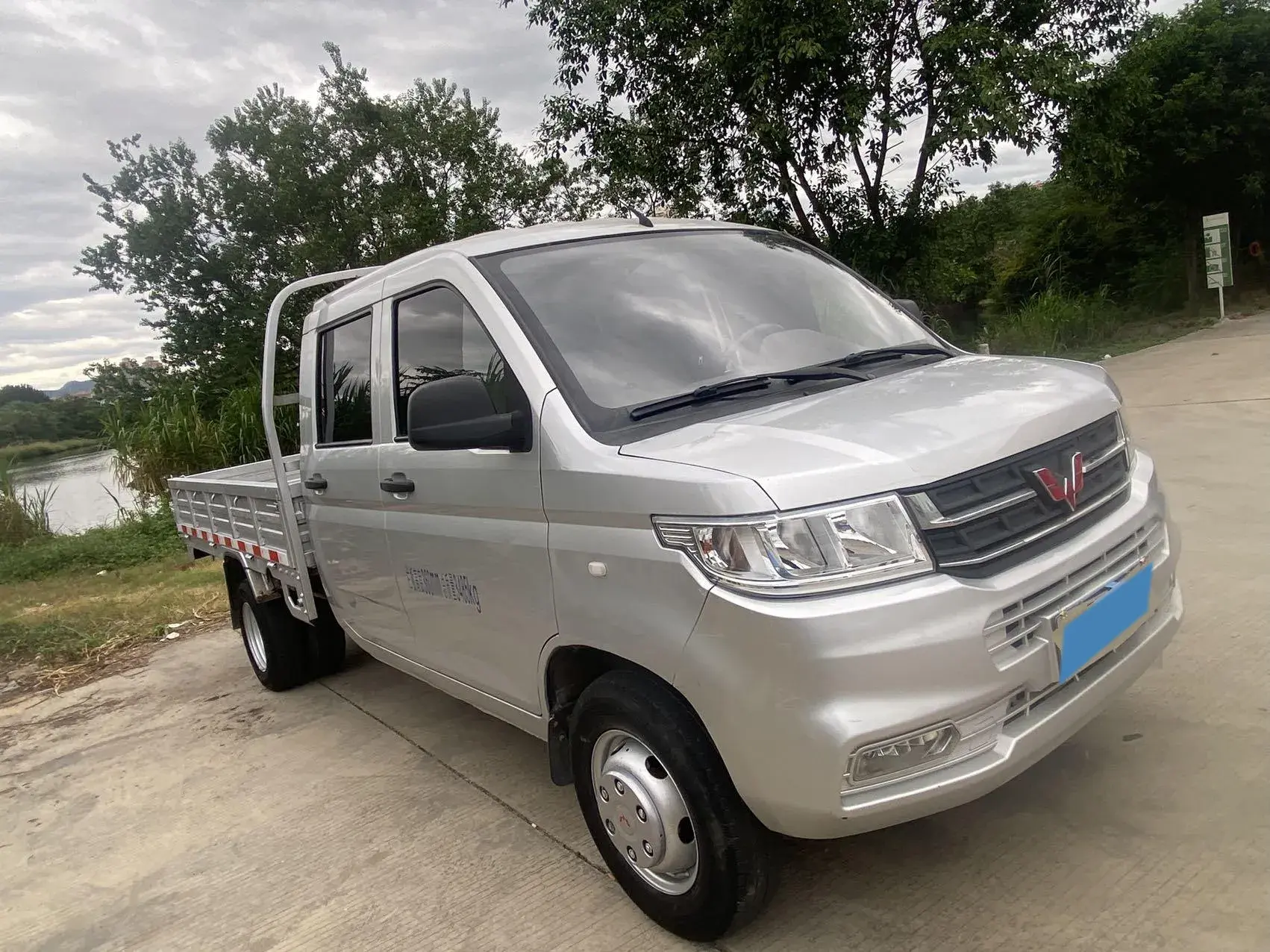 2021 WULING RONGGUANG thumbnail 3