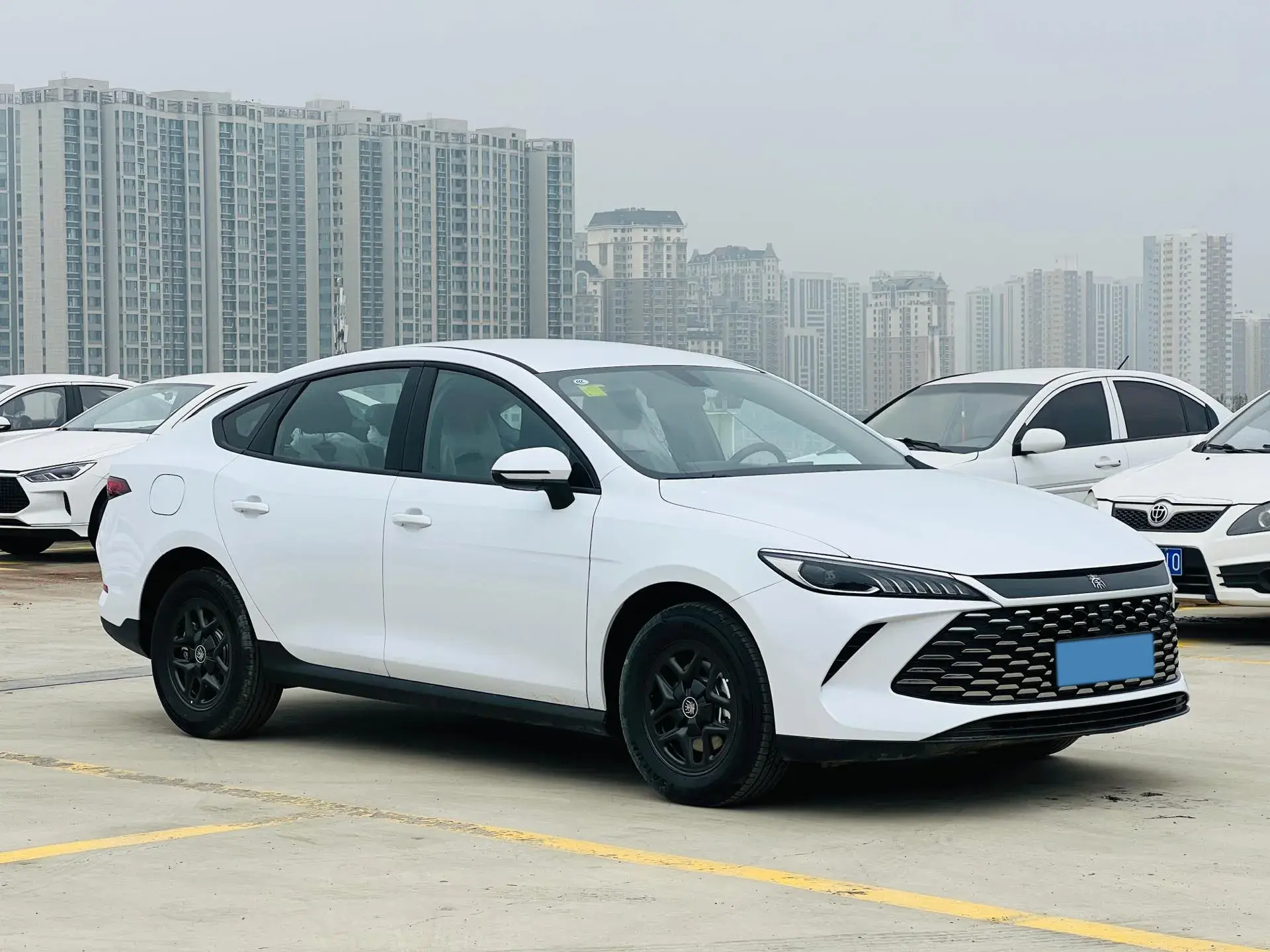 2025 BYD QIN thumbnail 3