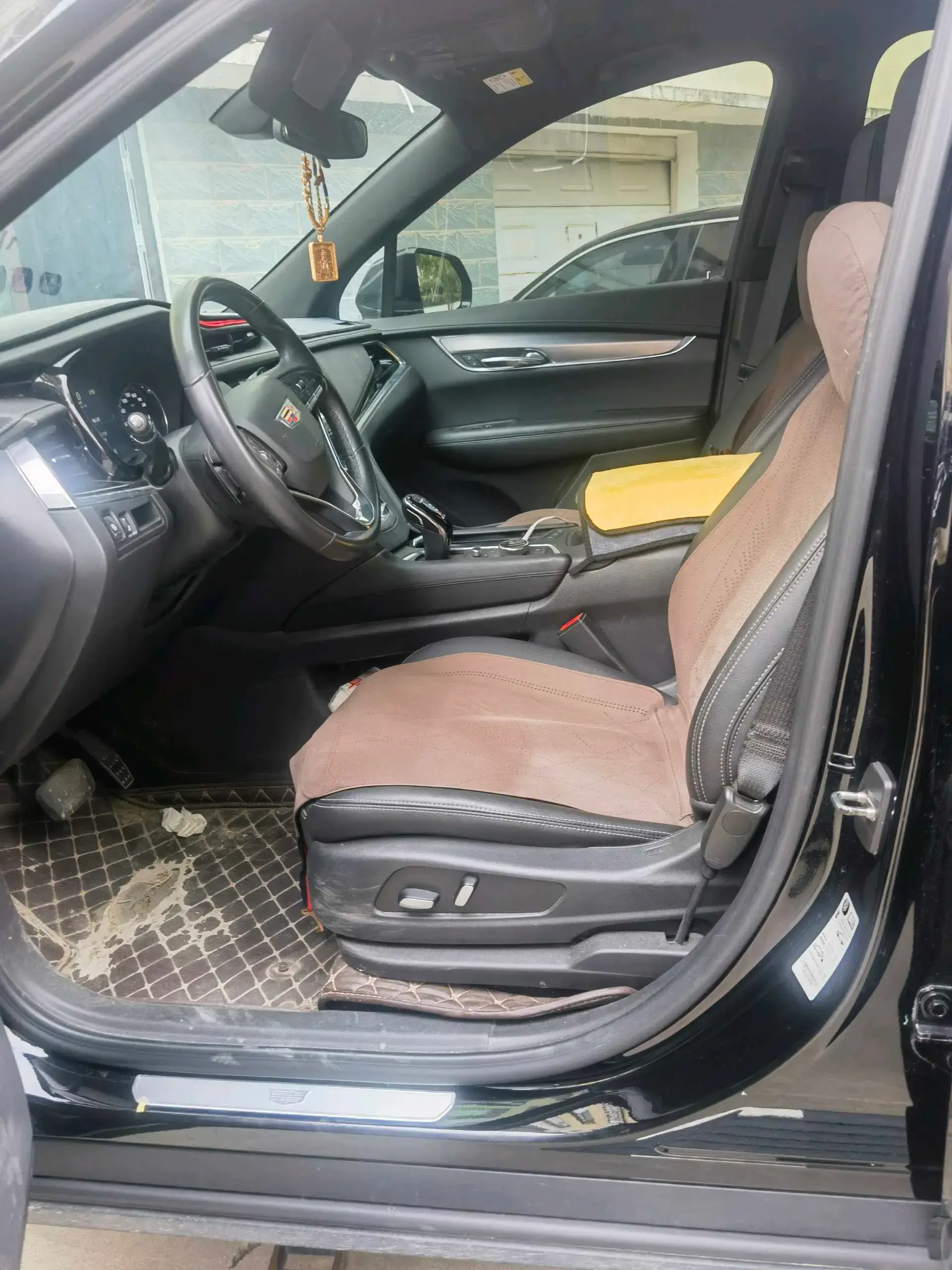 2022 CADILLAC XT6 thumbnail 4