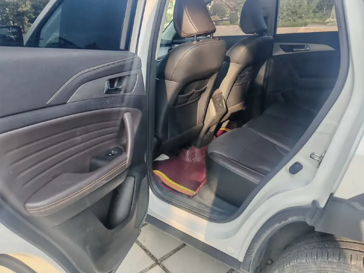 2019 ChangAn CS35 Plus 1.6L 128HP L4 5MT,autocango,china used car exporter,china ev exporter,chinese used car exporter,chinese used ev exporter