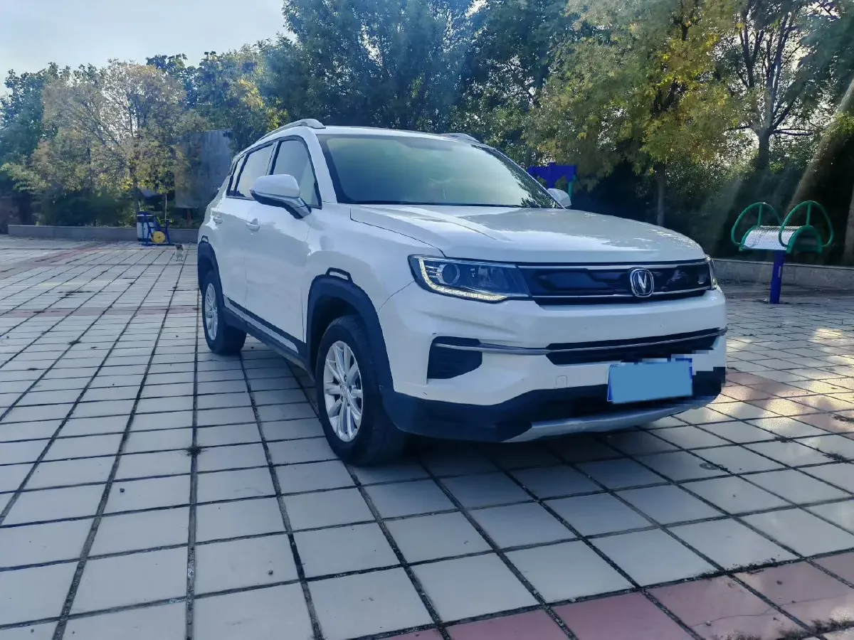2019 ChangAn CS35 Plus 1.6L 128HP L4 5MT,autocango,china used car exporter,china ev exporter,chinese used car exporter,chinese used ev exporter