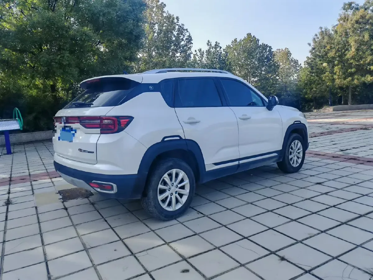 2019 ChangAn CS35 Plus 1.6L 128HP L4 5MT,autocango,china used car exporter,china ev exporter,chinese used car exporter,chinese used ev exporter