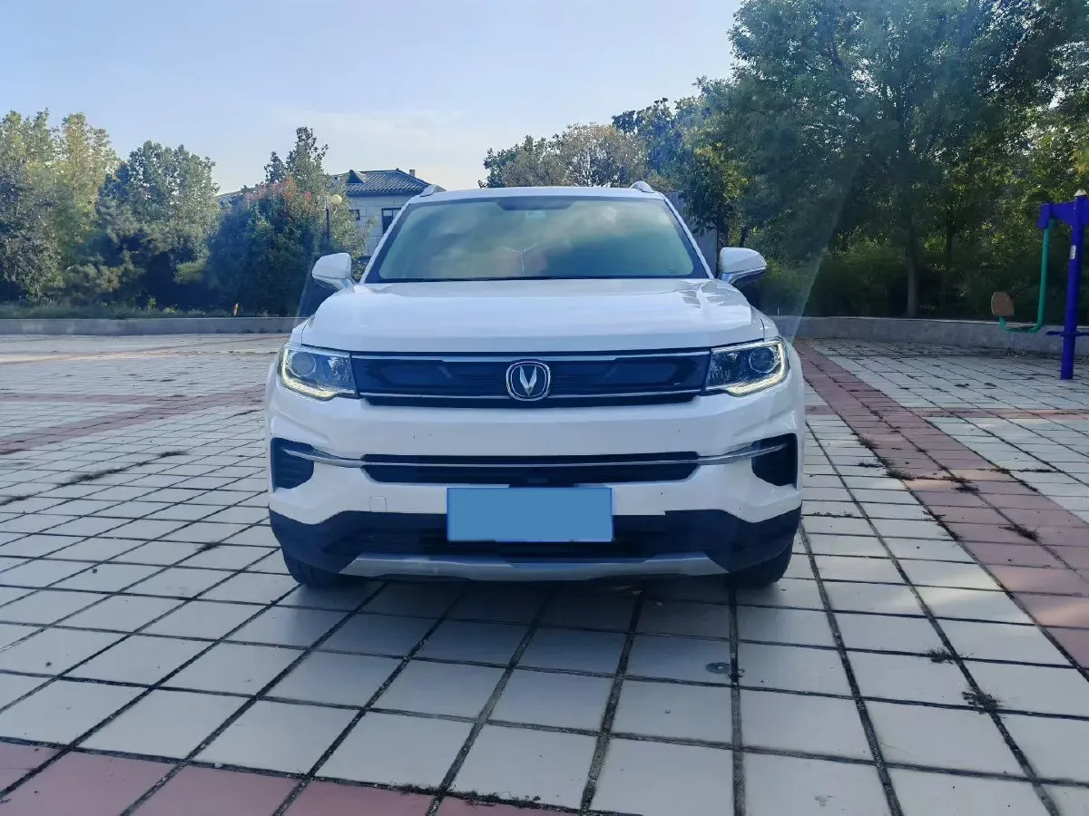 2019 ChangAn CS35 Plus 1.6L 128HP L4 5MT,autocango,china used car exporter,china ev exporter,chinese used car exporter,chinese used ev exporter