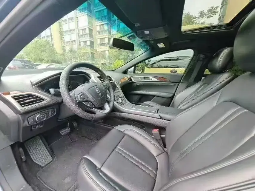 2018 LINCOLN MKZ thumbnail 4