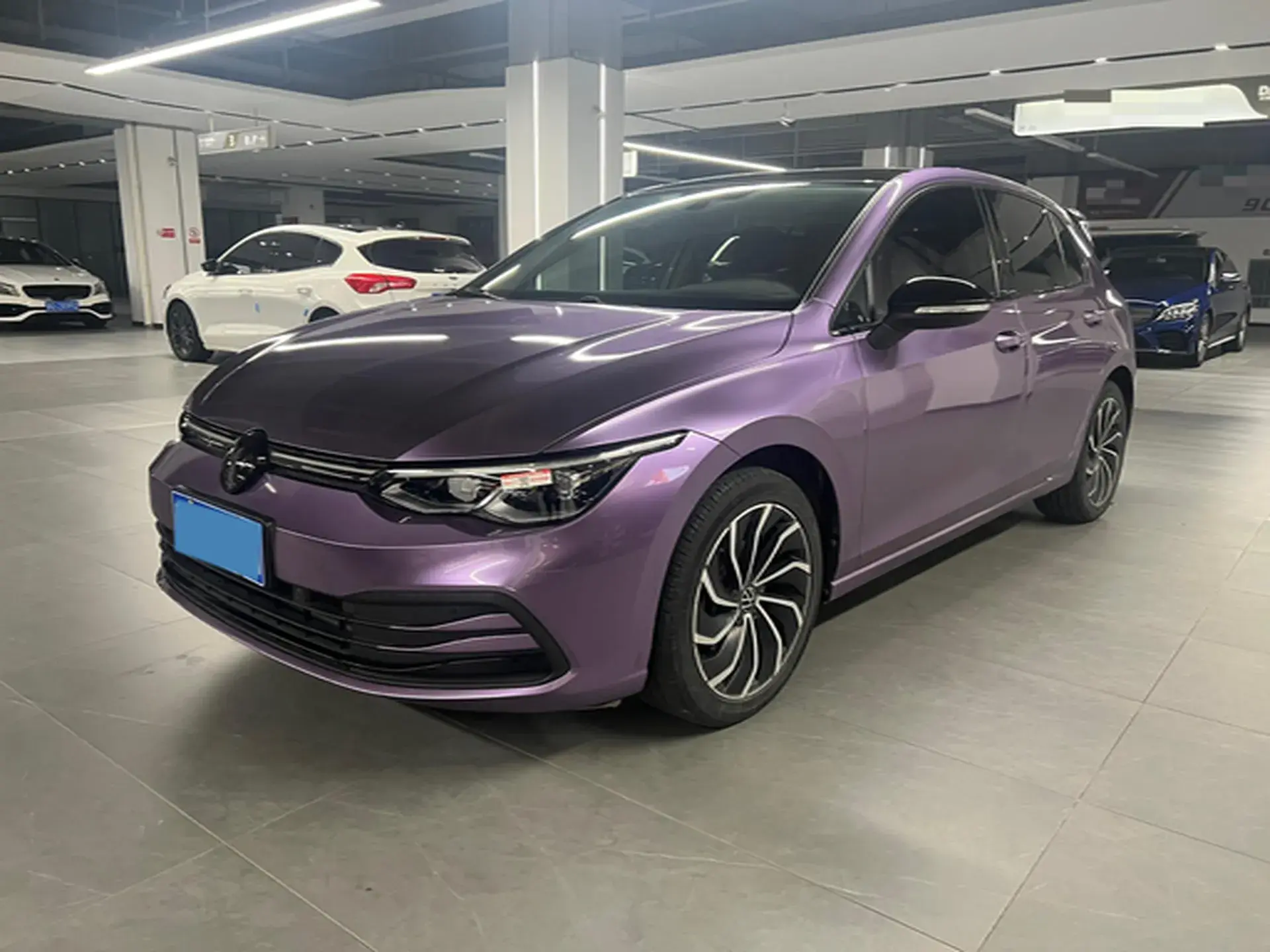 2021 VOLKSWAGEN GOLF view 1