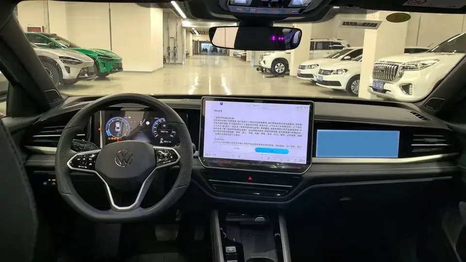 2025 VOLKSWAGEN PASSAT thumbnail 4