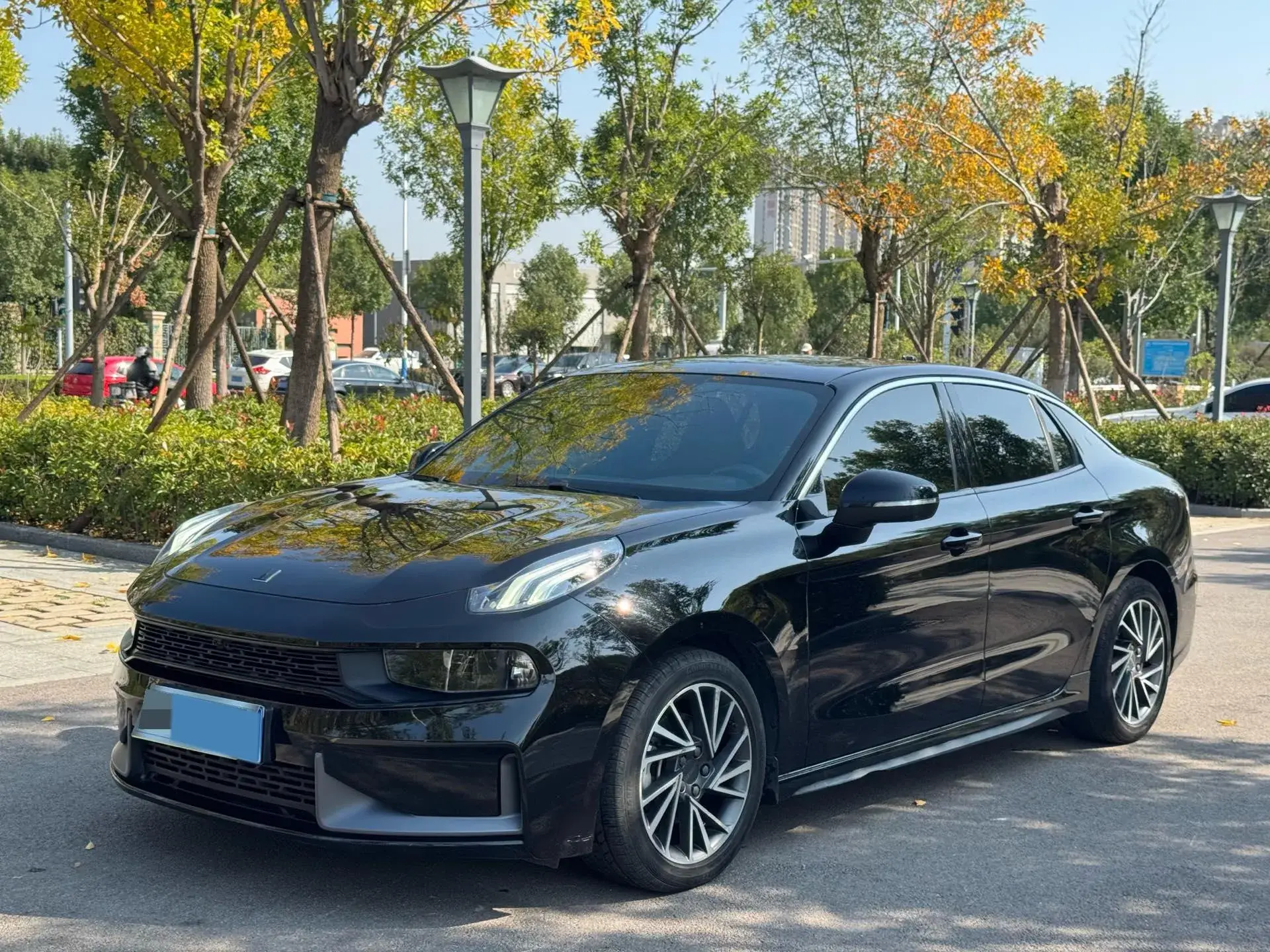 2022 LYNK&CO 03 view 1