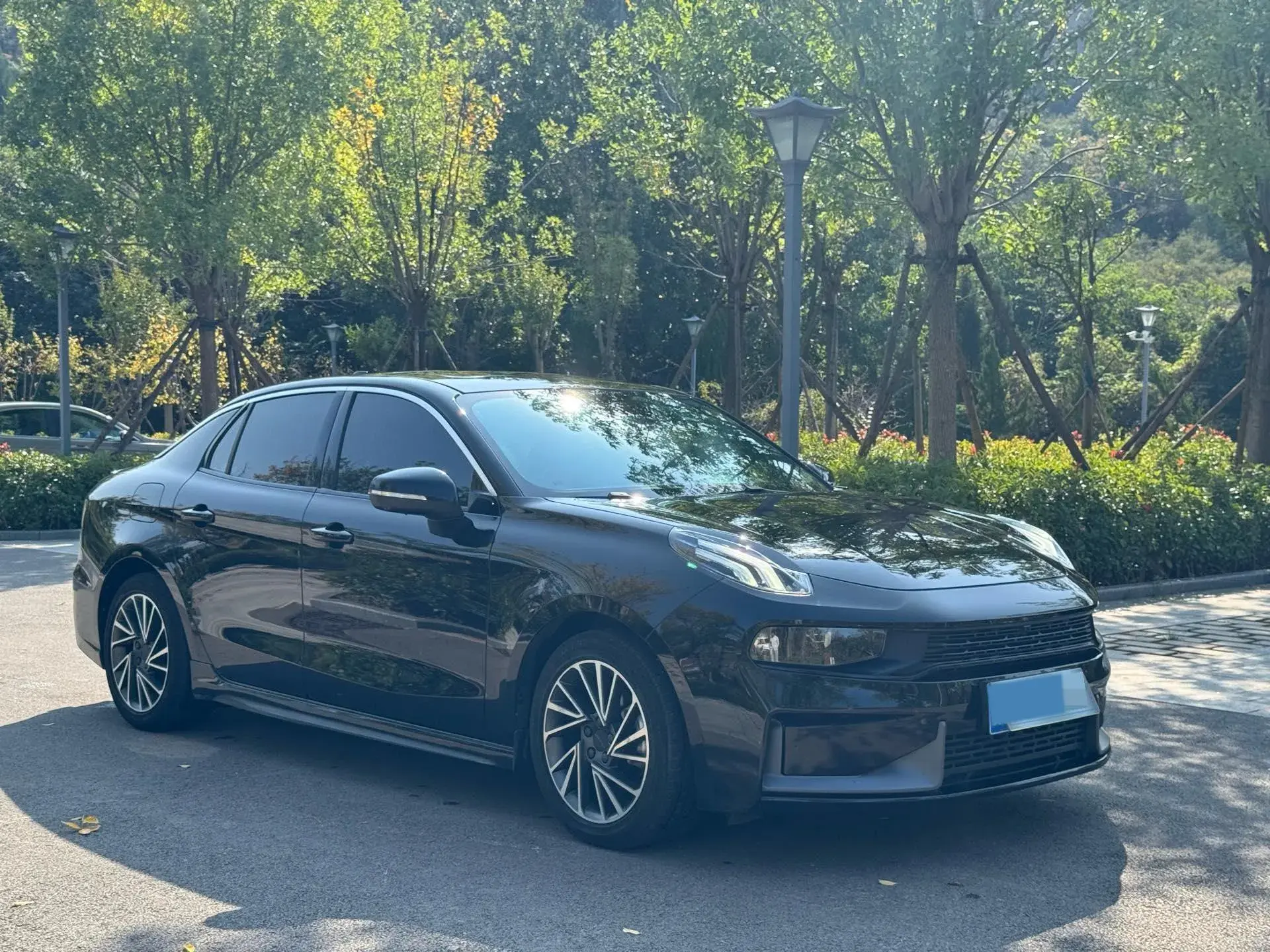 2022 LYNK&CO 03 thumbnail 3