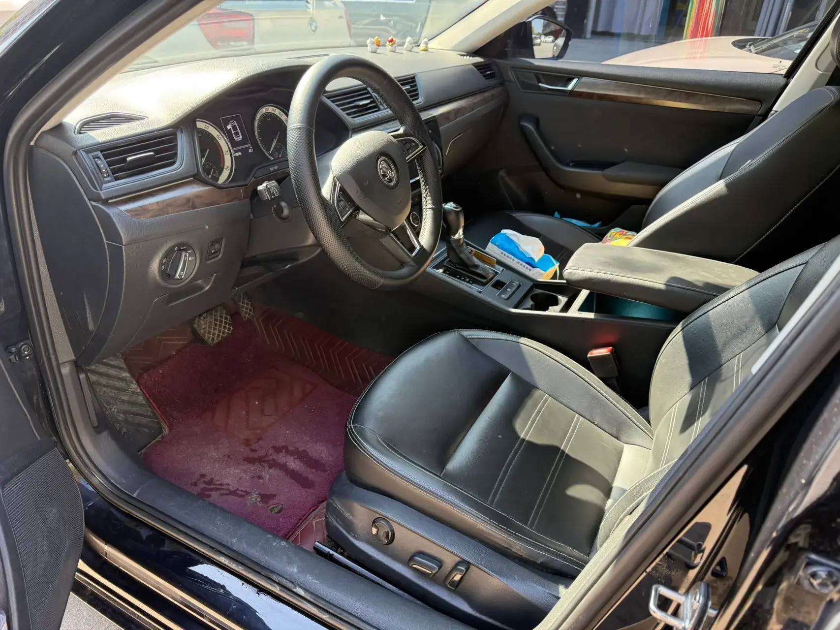 2018 SKODA SUPERB thumbnail 4