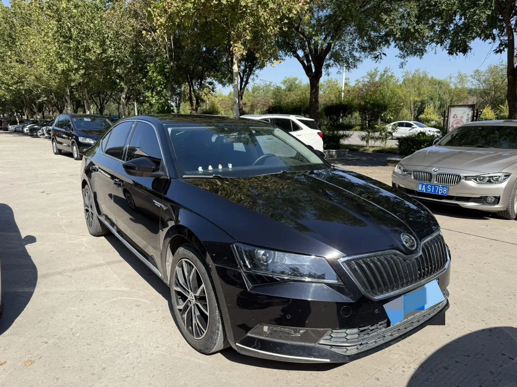 2018 SKODA SUPERB thumbnail 3