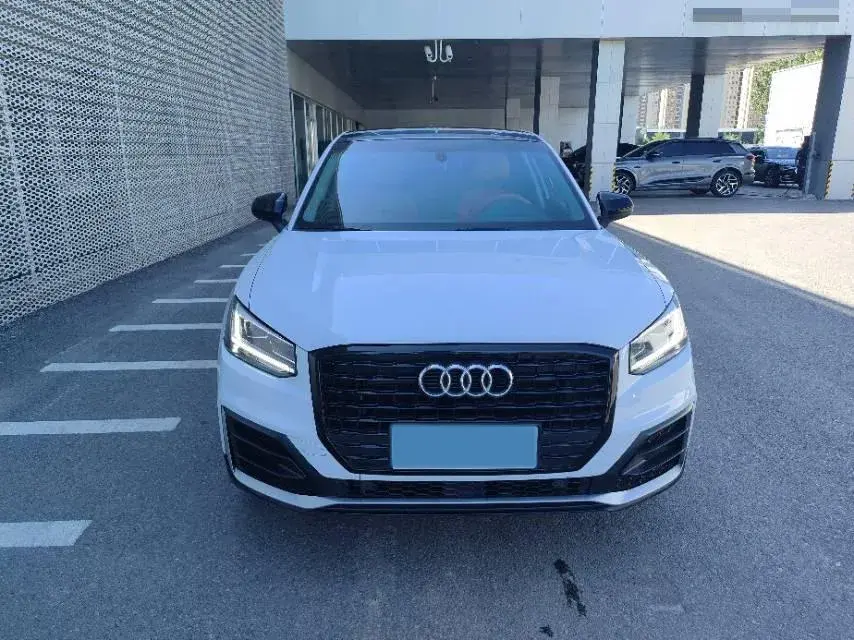 2020 AUDI Q2L thumbnail 2