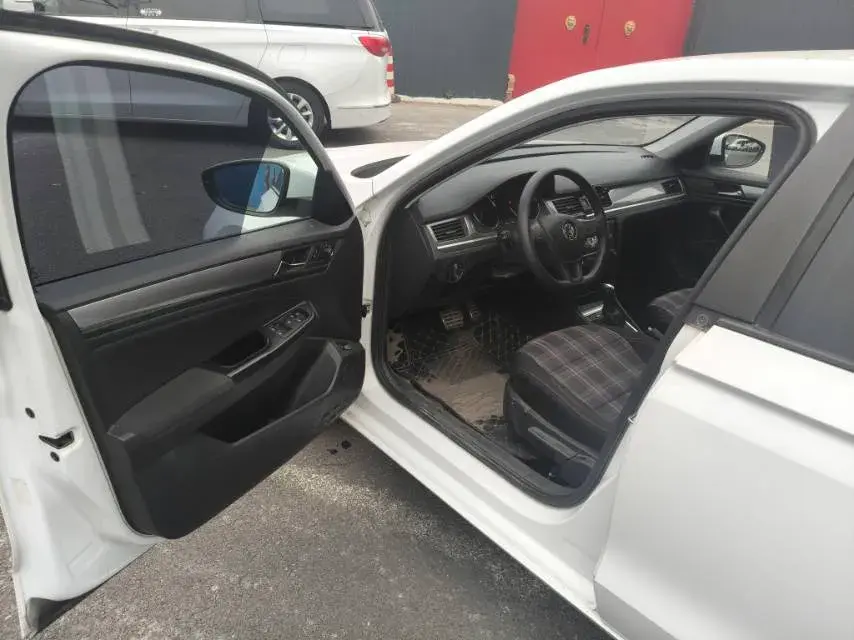 2019 VOLKSWAGEN BORA thumbnail 2