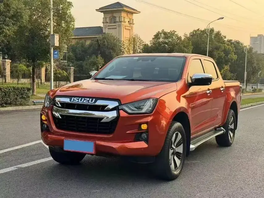 2021 ISUZU D-MAX view 1