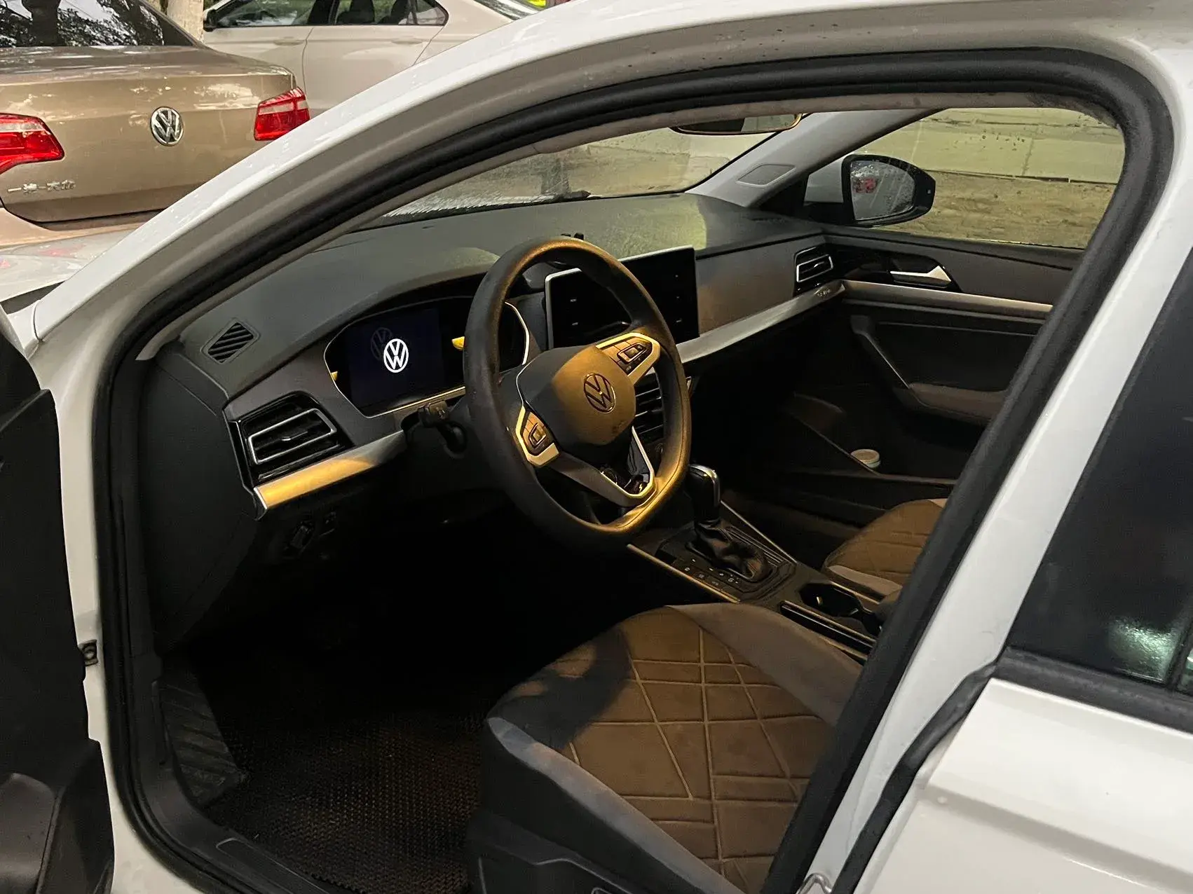 2023 VOLKSWAGEN LAVIDA thumbnail 4