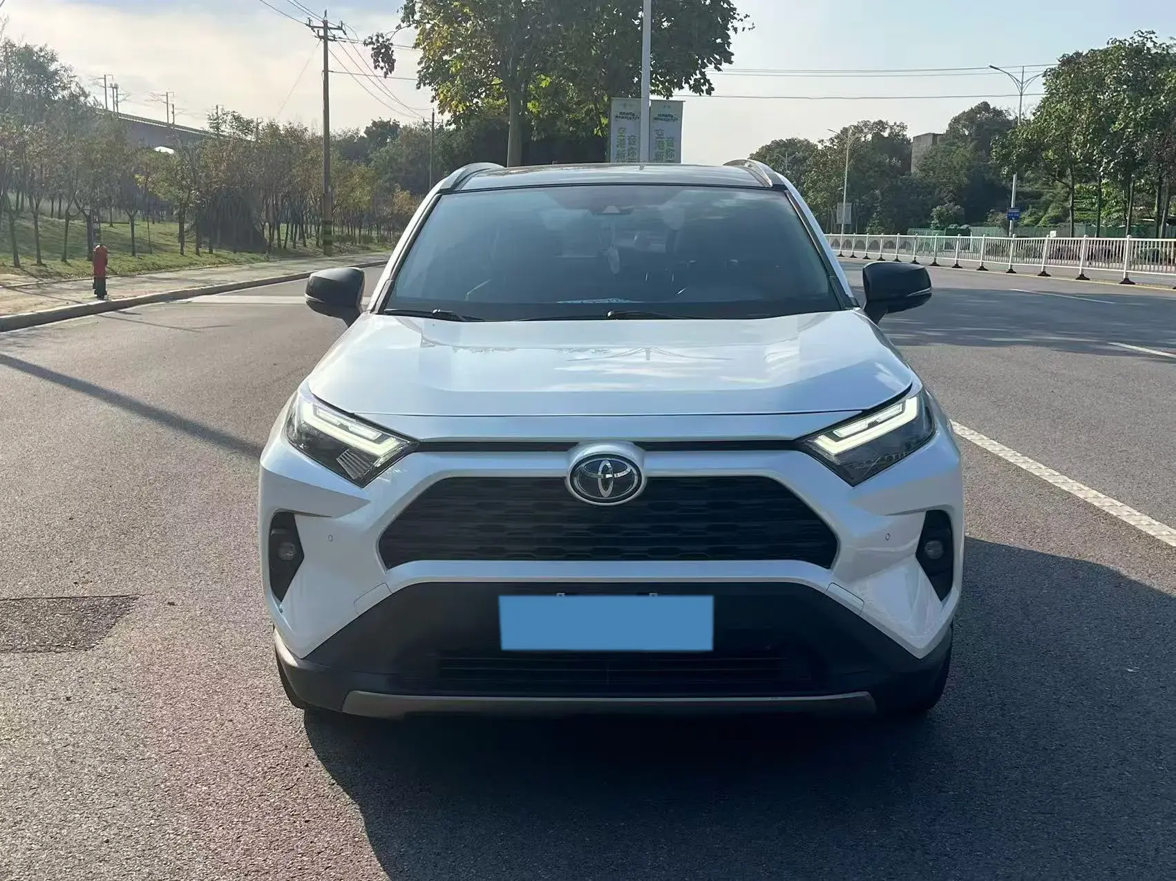 2023 TOYOTA RAV4 thumbnail 3