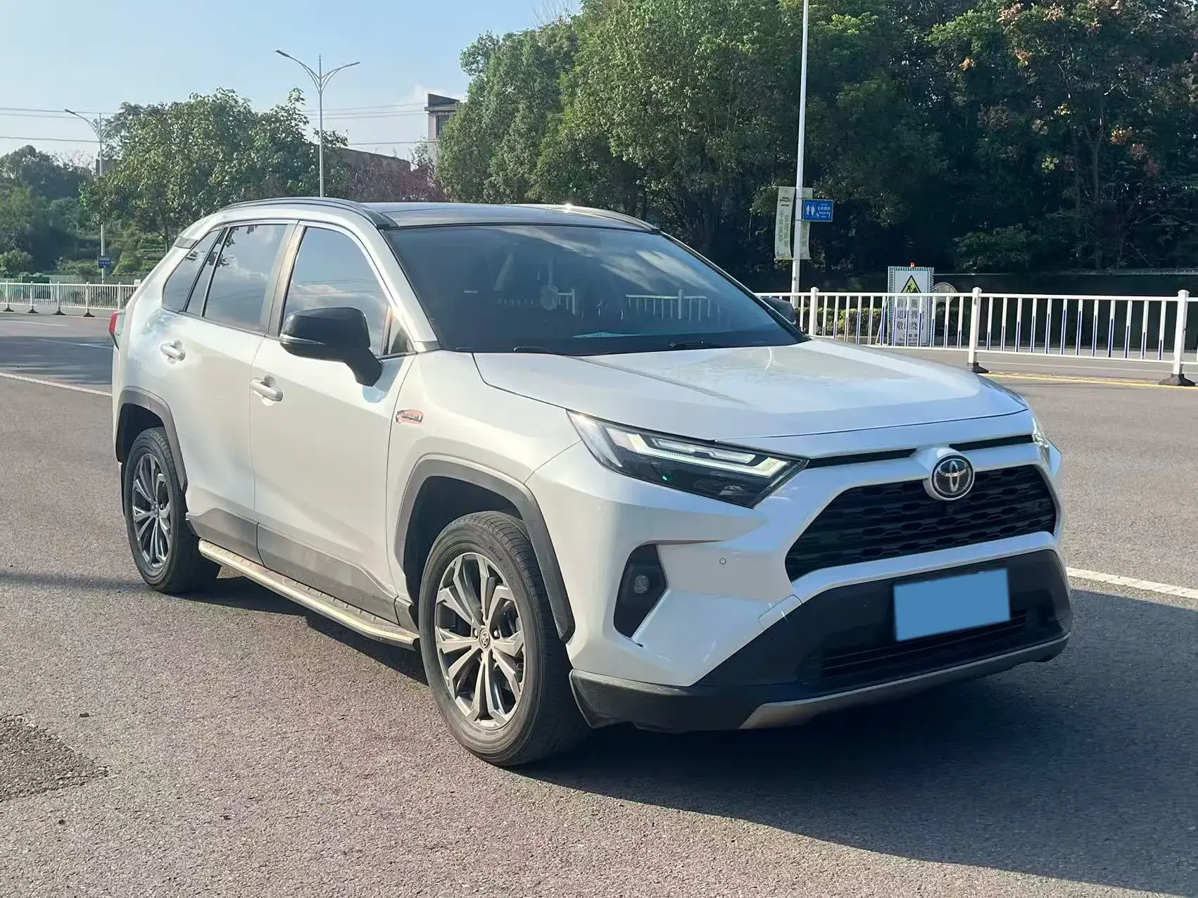 2023 TOYOTA RAV4 thumbnail 2