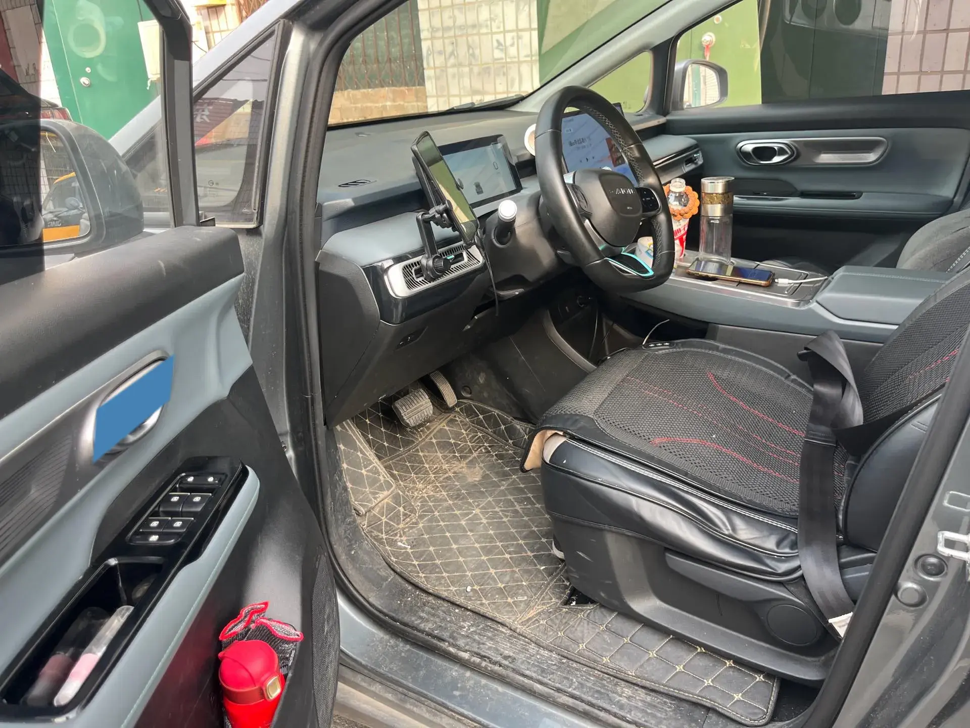 2025 AION Y thumbnail 4