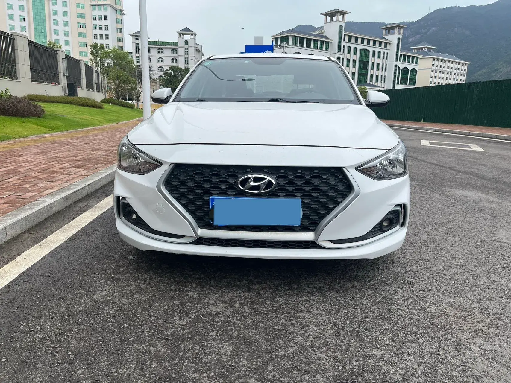 2017 HYUNDAI CELESTA thumbnail 2