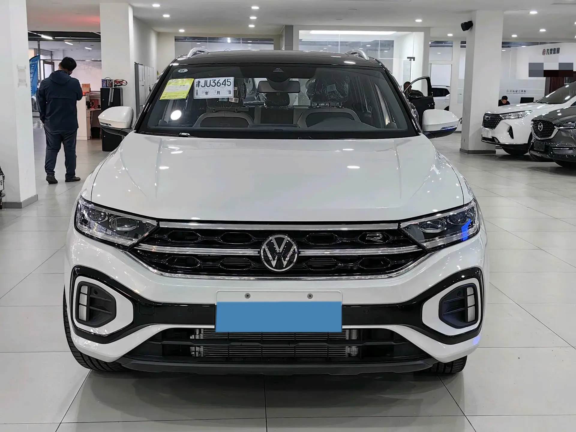 2025 VOLKSWAGEN T-ROC thumbnail 2