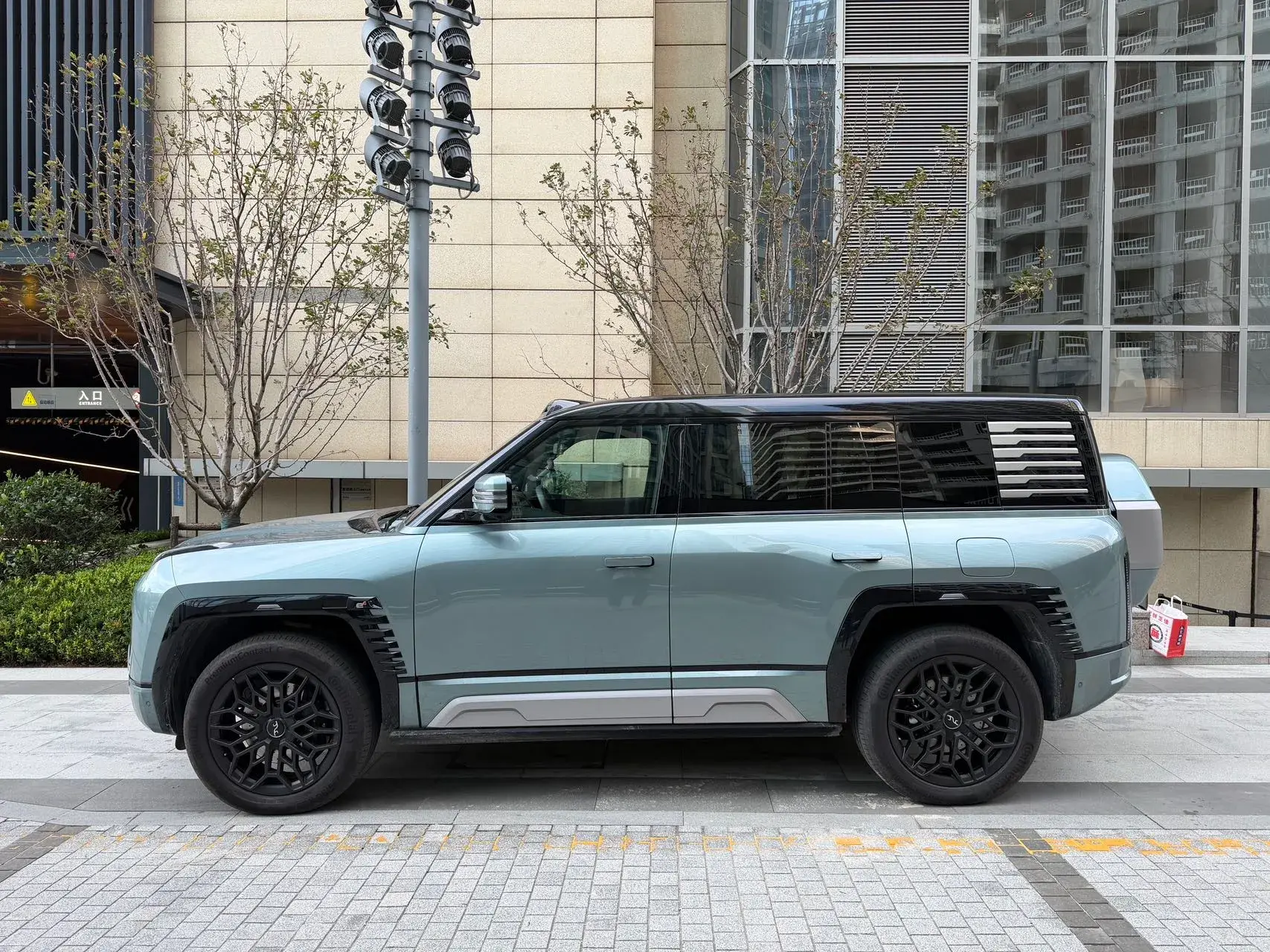 2024 YANGWANG U8 thumbnail 3