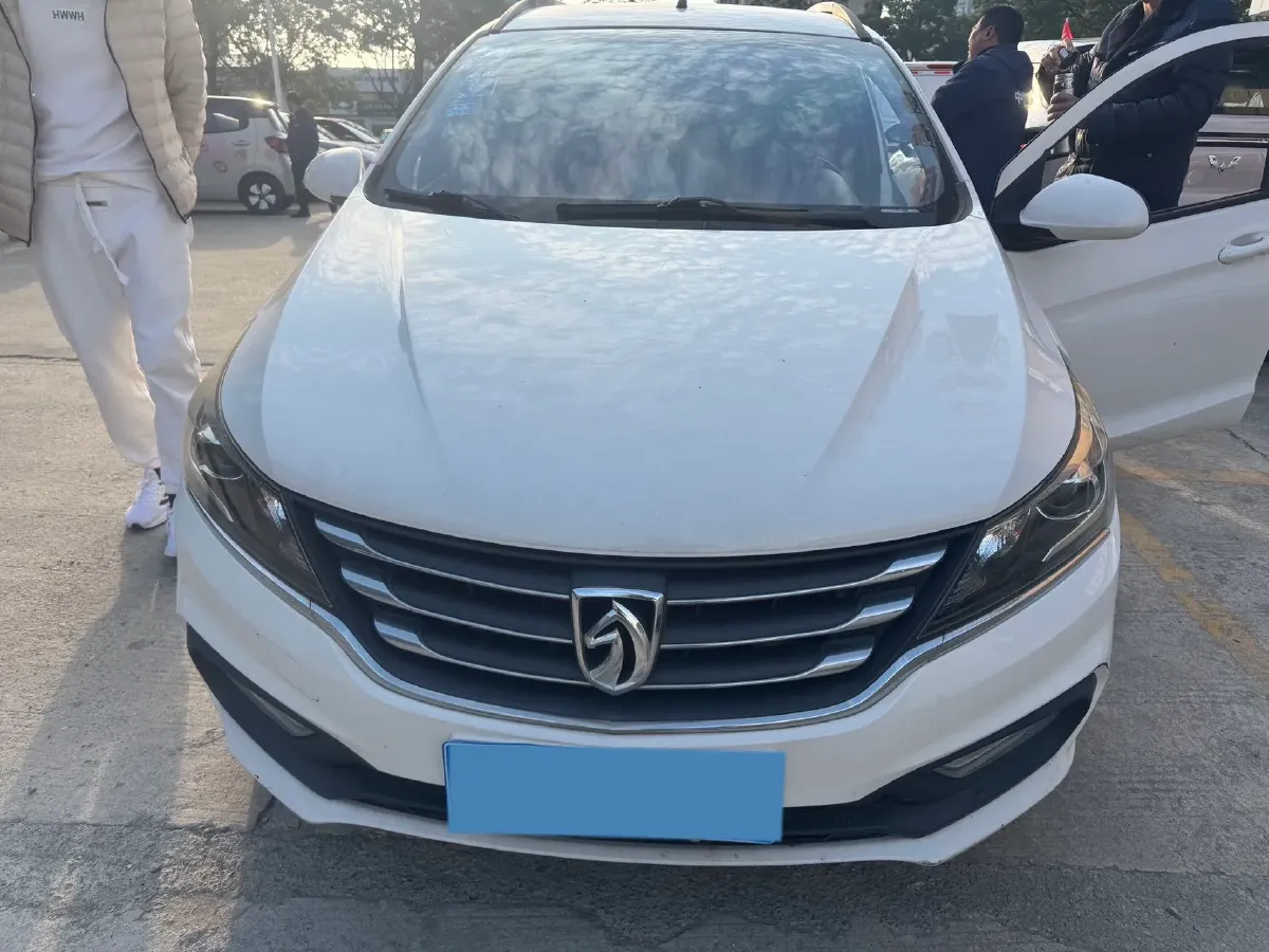 2014 BaoJun 610 1.5L 112HP L4 6AT,autocango,china used car exporter,china ev exporter,chinese used car exporter,chinese used ev exporter