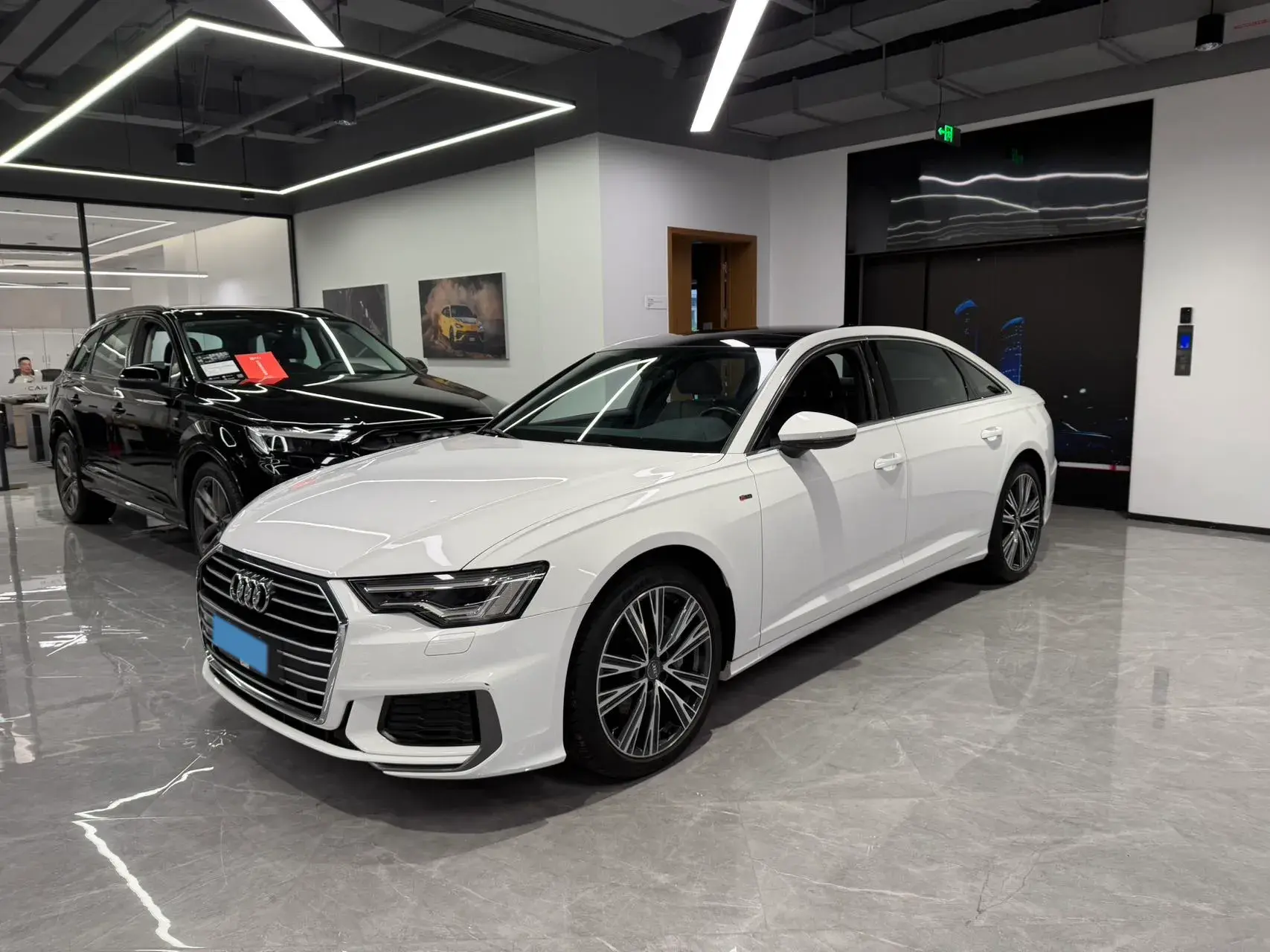 2021 AUDI A6L view 1