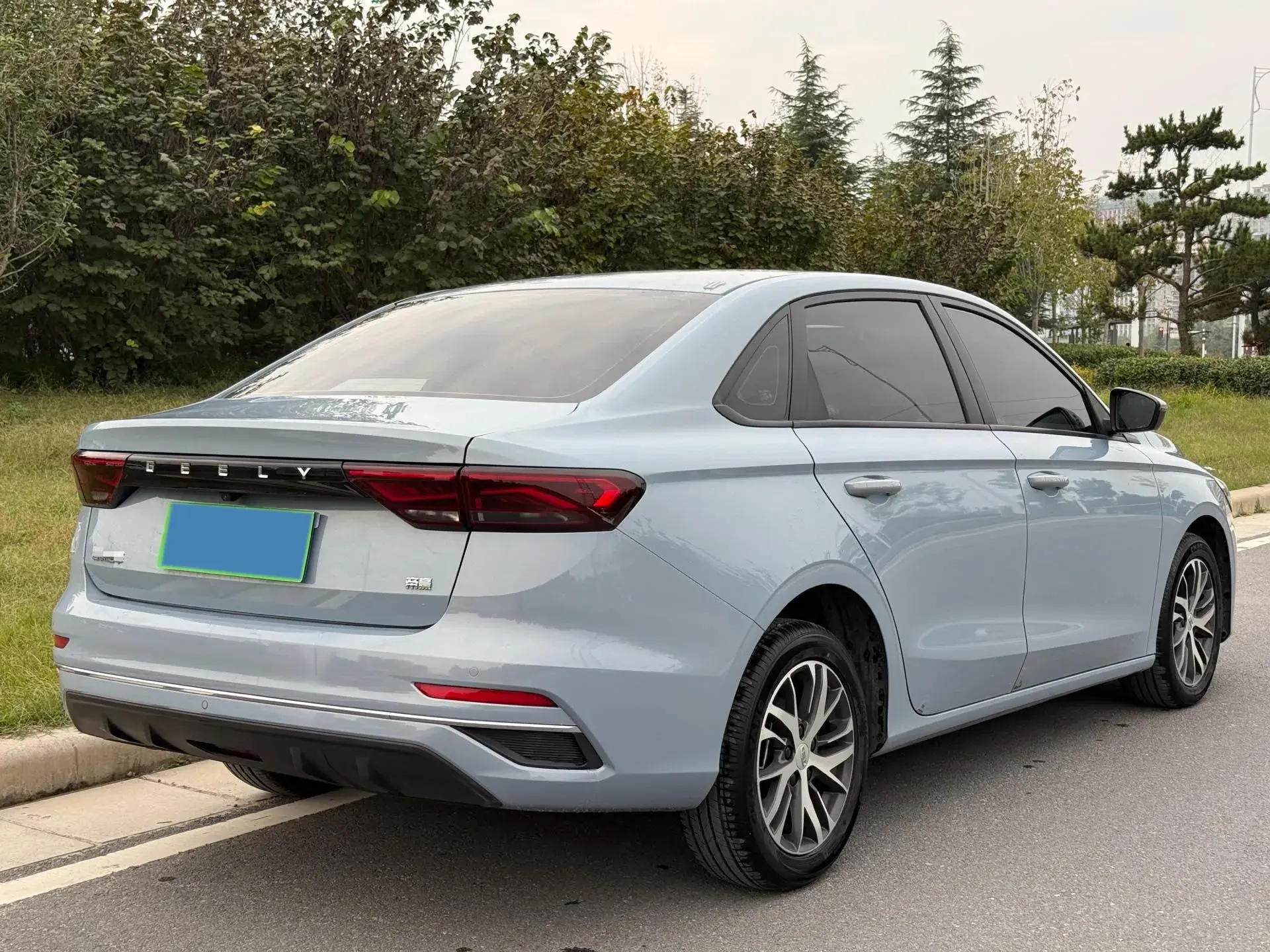 2022 GEELY EMGRAND thumbnail 4