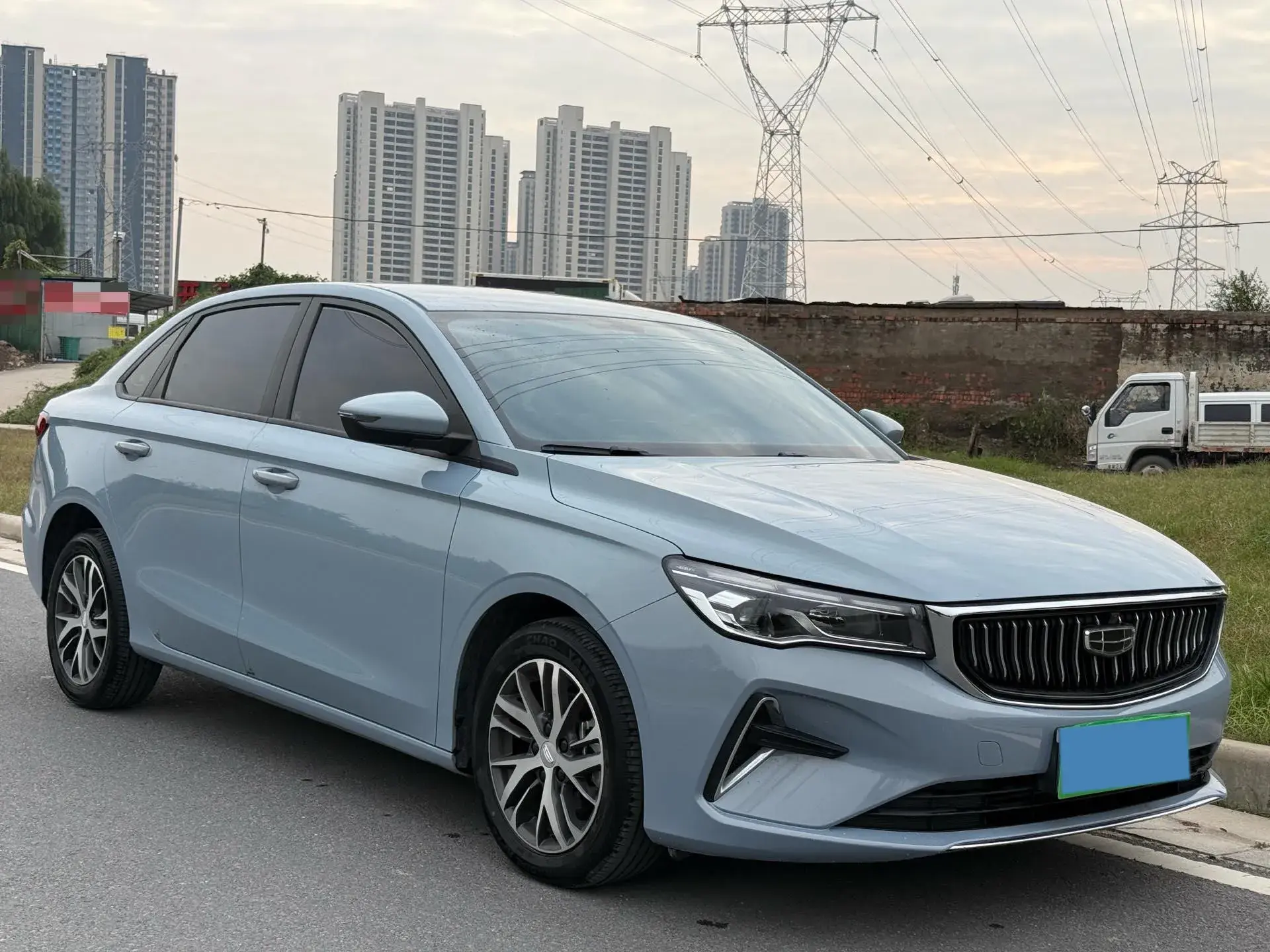 2022 GEELY EMGRAND thumbnail 3