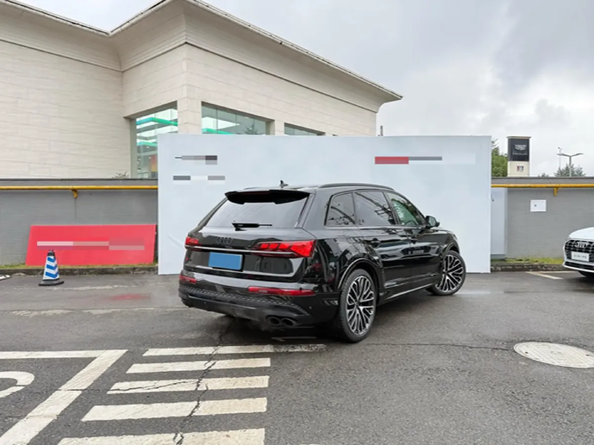 2024 Audi SQ7 4.0T 507HP V8 8AT,autocango,china used car exporter,china ev exporter,chinese used car exporter,chinese used ev exporter