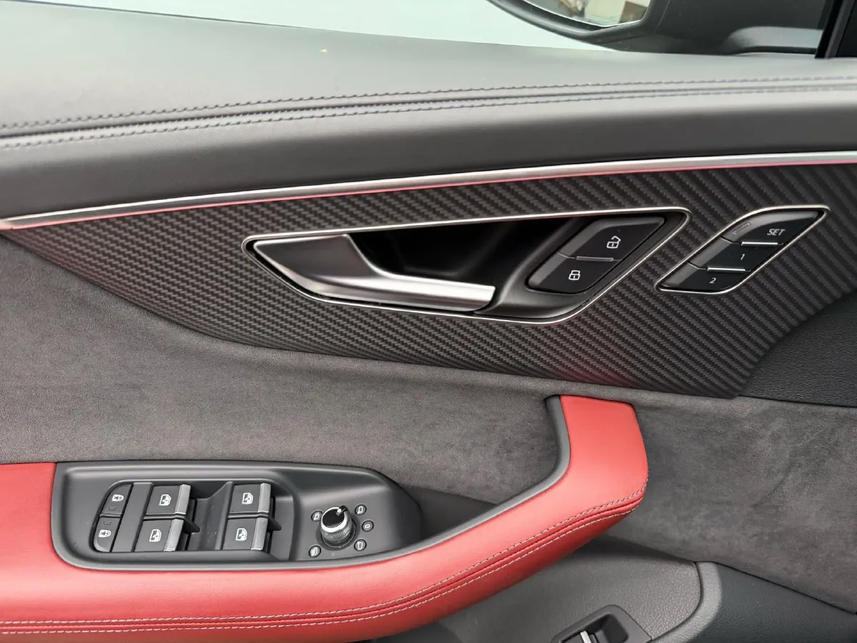 2024 Audi SQ7 4.0T 507HP V8 8AT,autocango,china used car exporter,china ev exporter,chinese used car exporter,chinese used ev exporter