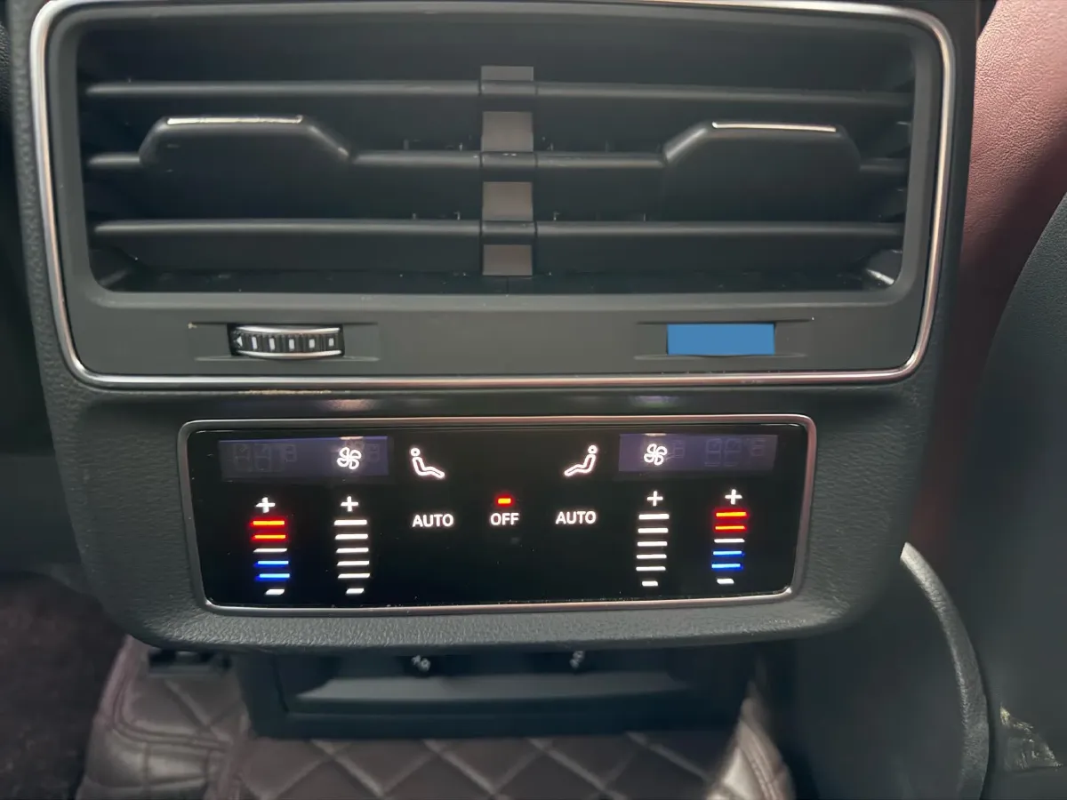 2024 Audi SQ7 4.0T 507HP V8 8AT,autocango,china used car exporter,china ev exporter,chinese used car exporter,chinese used ev exporter