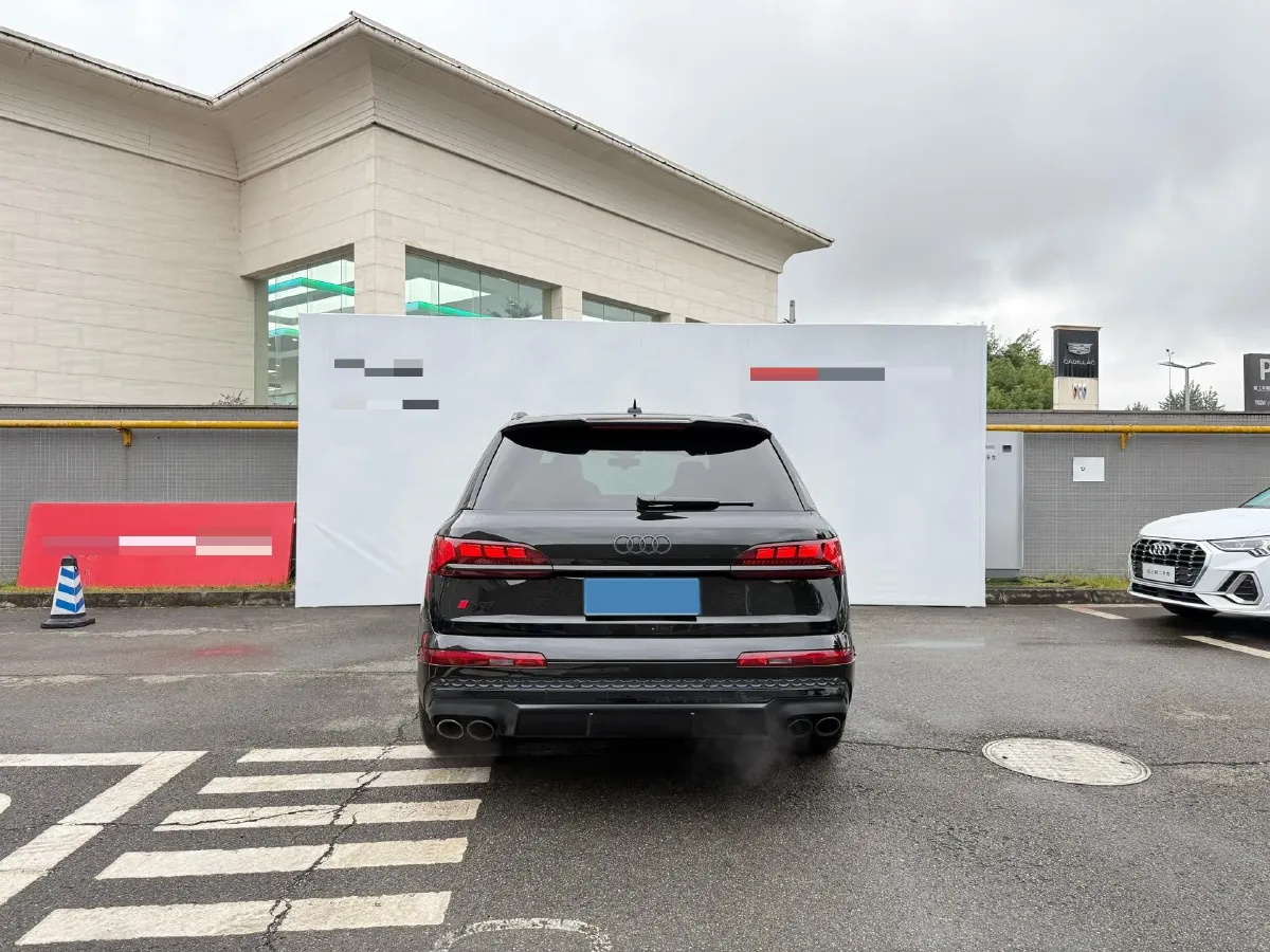 2024 Audi SQ7 4.0T 507HP V8 8AT,autocango,china used car exporter,china ev exporter,chinese used car exporter,chinese used ev exporter