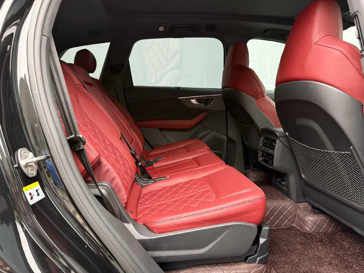 2024 Audi SQ7 4.0T 507HP V8 8AT,autocango,china used car exporter,china ev exporter,chinese used car exporter,chinese used ev exporter