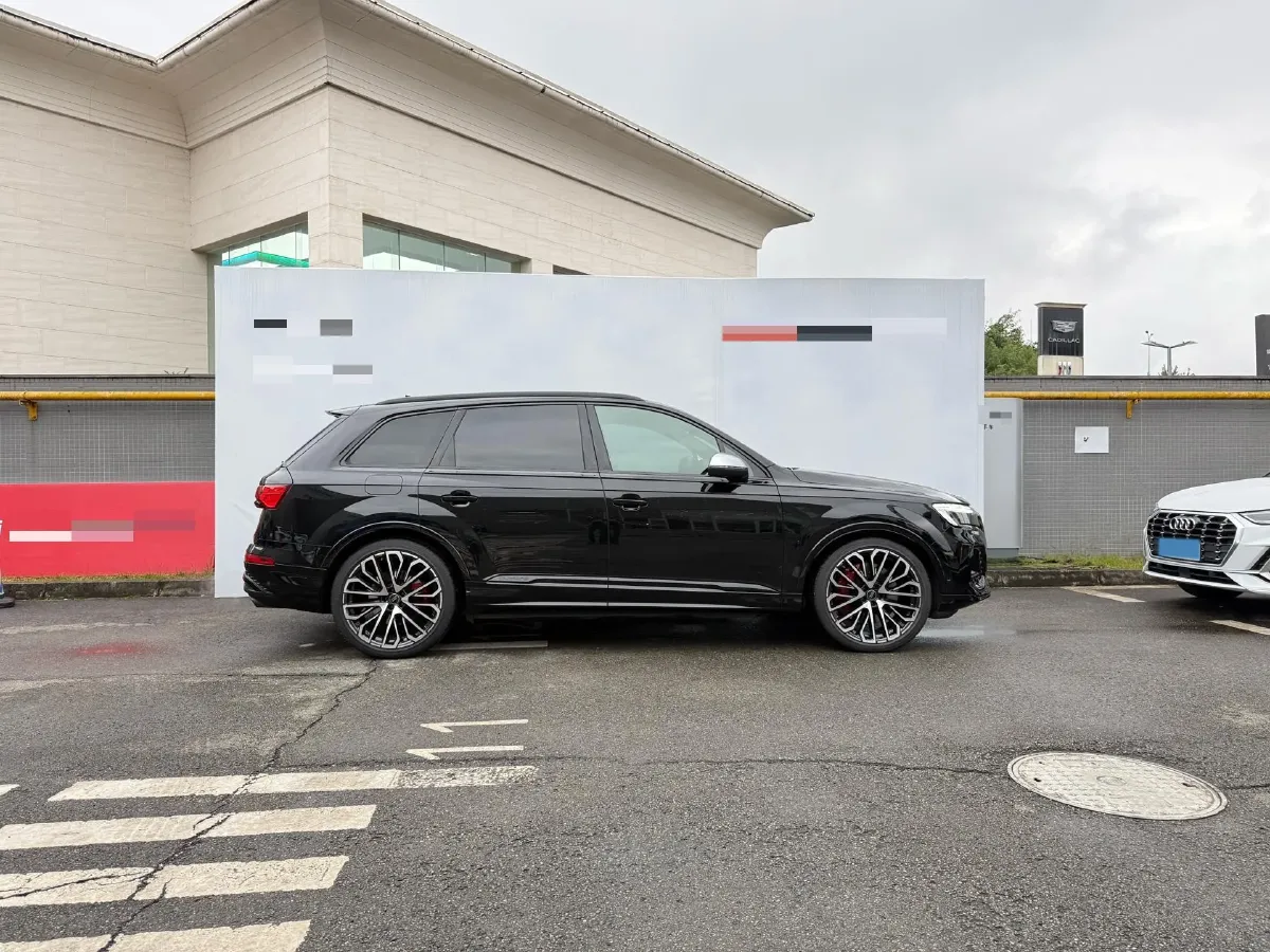 2024 Audi SQ7 4.0T 507HP V8 8AT,autocango,china used car exporter,china ev exporter,chinese used car exporter,chinese used ev exporter