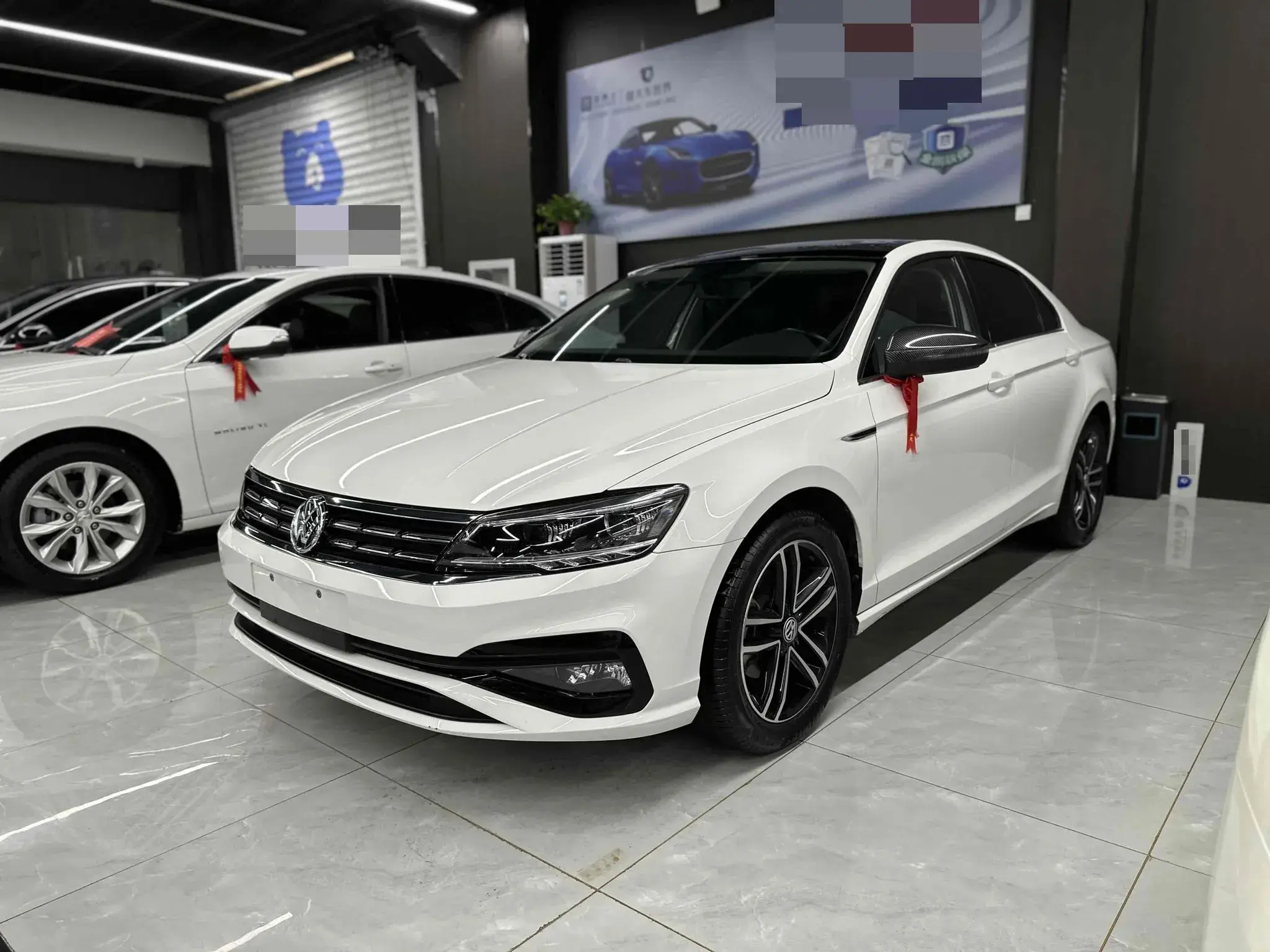 2021 VOLKSWAGEN LAMANDO view 1