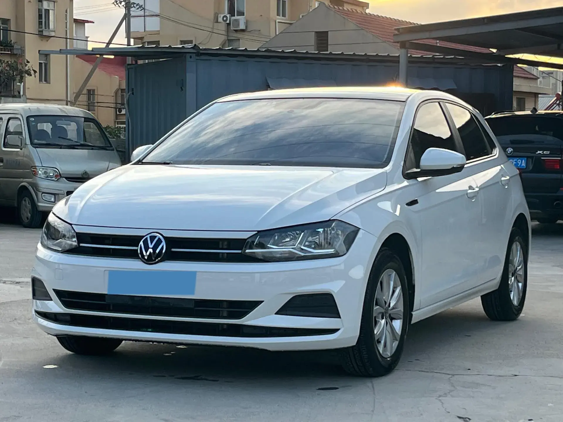 2021 VOLKSWAGEN POLO view 1