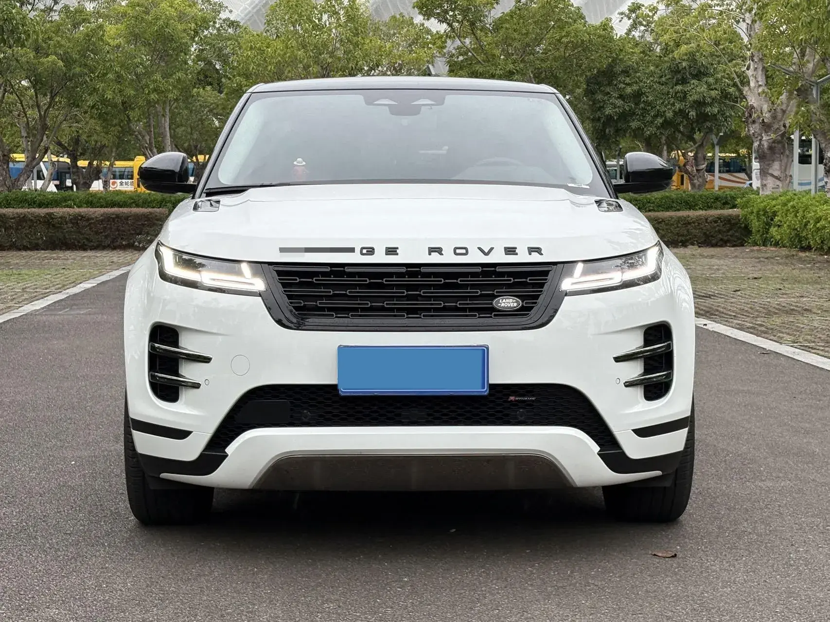 2023 LAND ROVER thumbnail 2