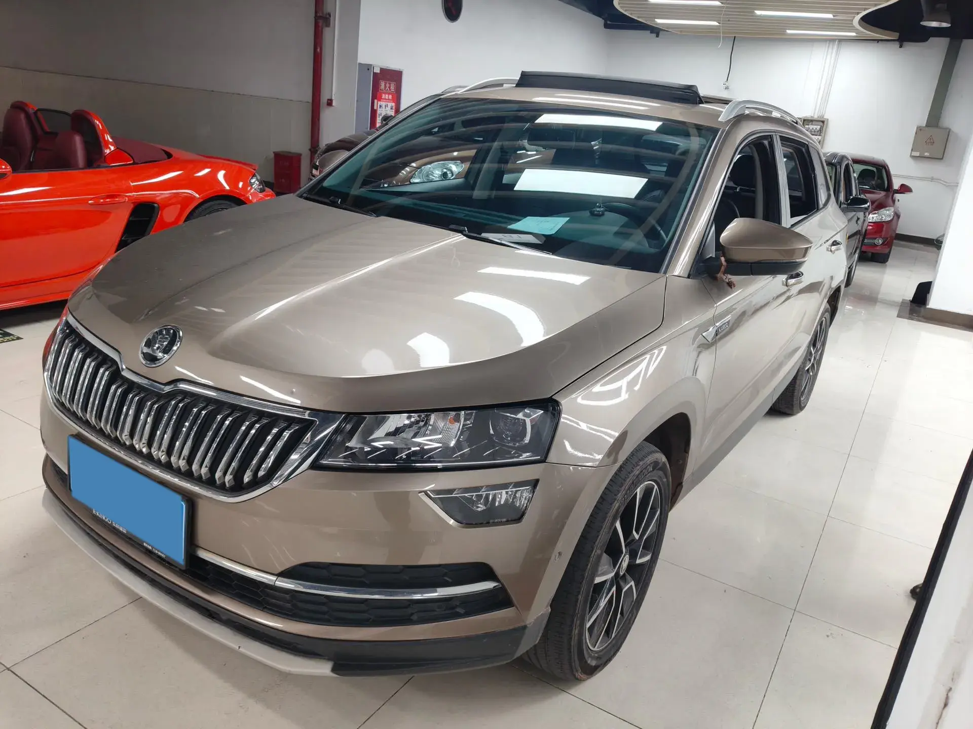 2019 SKODA KAROQ view 1