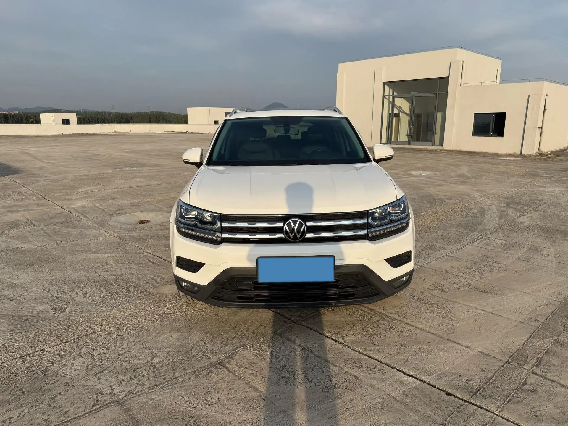 2021 VOLKSWAGEN THARU thumbnail 2