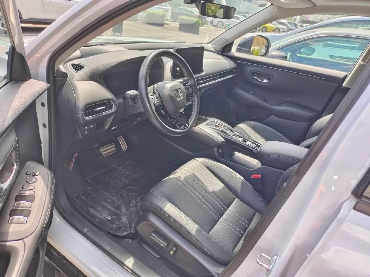 2023 Honda HR-V 2.0L 143HP L4 E-CVT Hybrid,autocango,china used car exporter,china ev exporter,chinese used car exporter,chinese used ev exporter