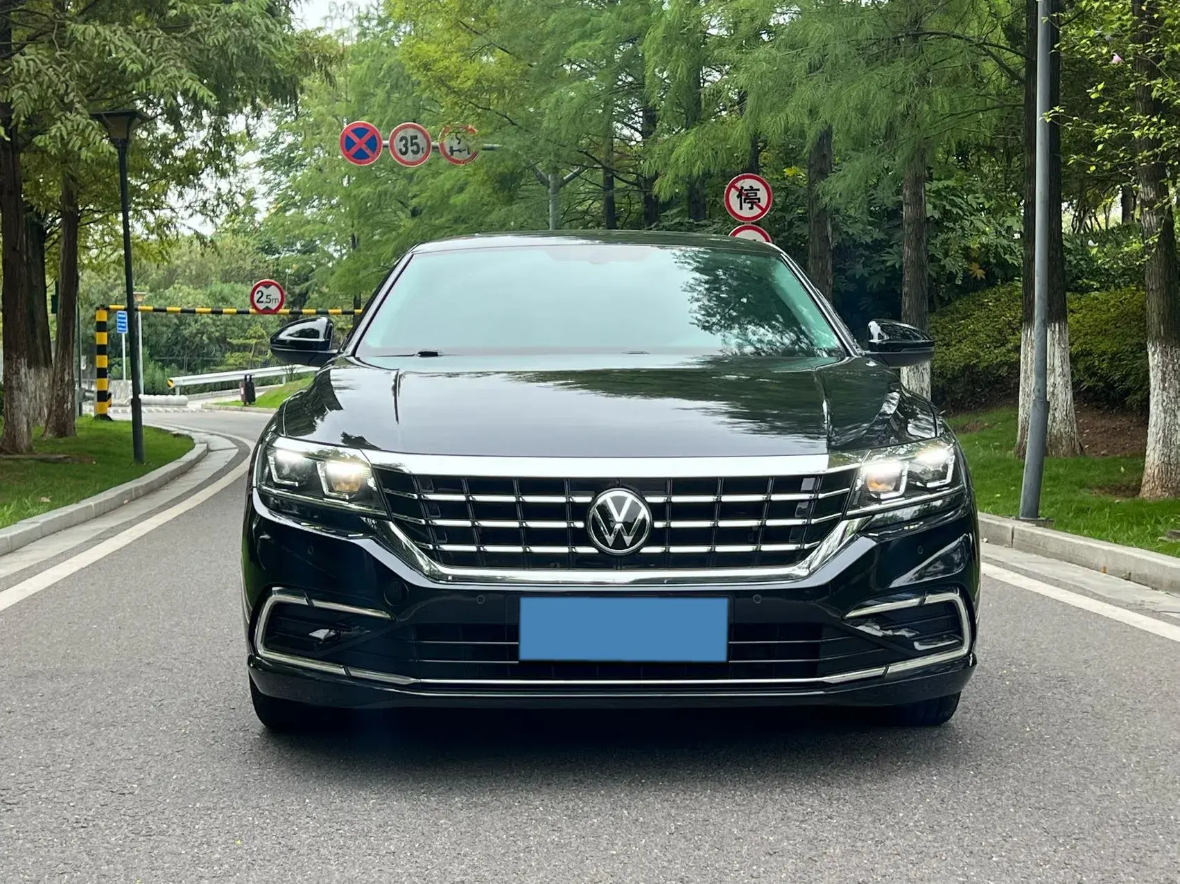 2021 VOLKSWAGEN PASSAT thumbnail 2