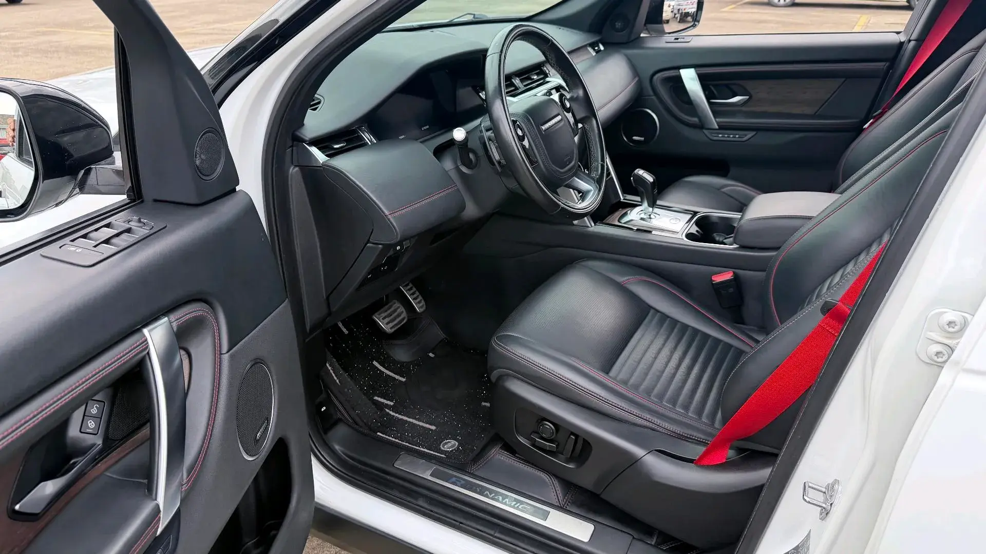 2020 LAND ROVER thumbnail 4