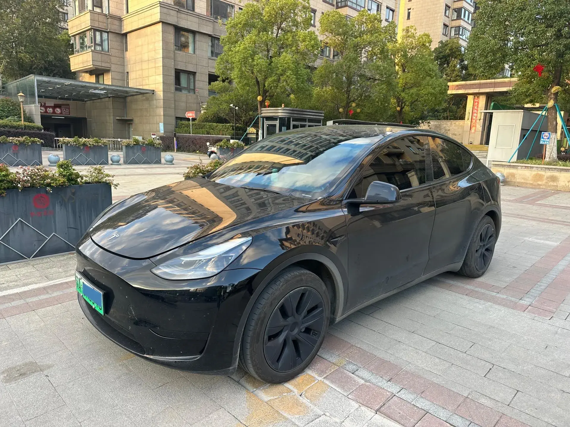 2023 TESLA MODEL view 1