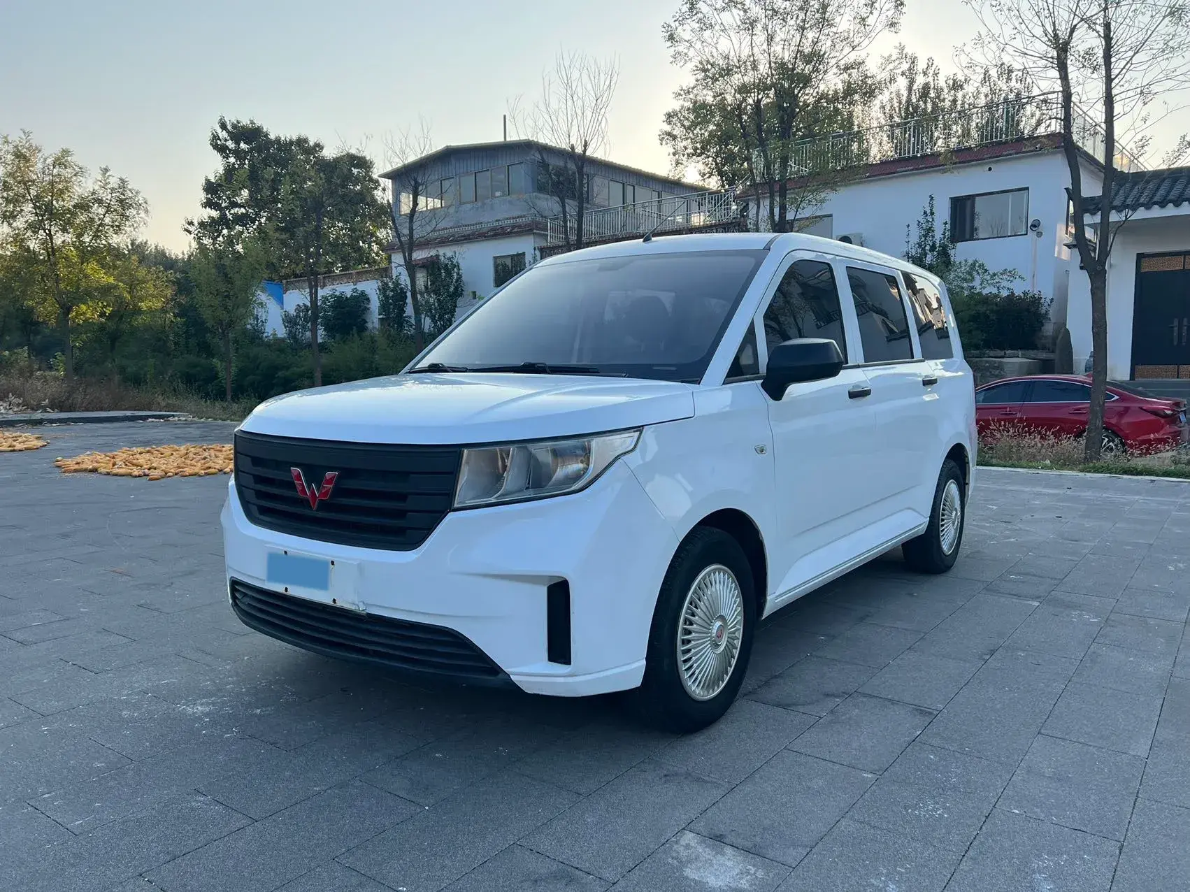 2019 WULING HONGGUANG view 1