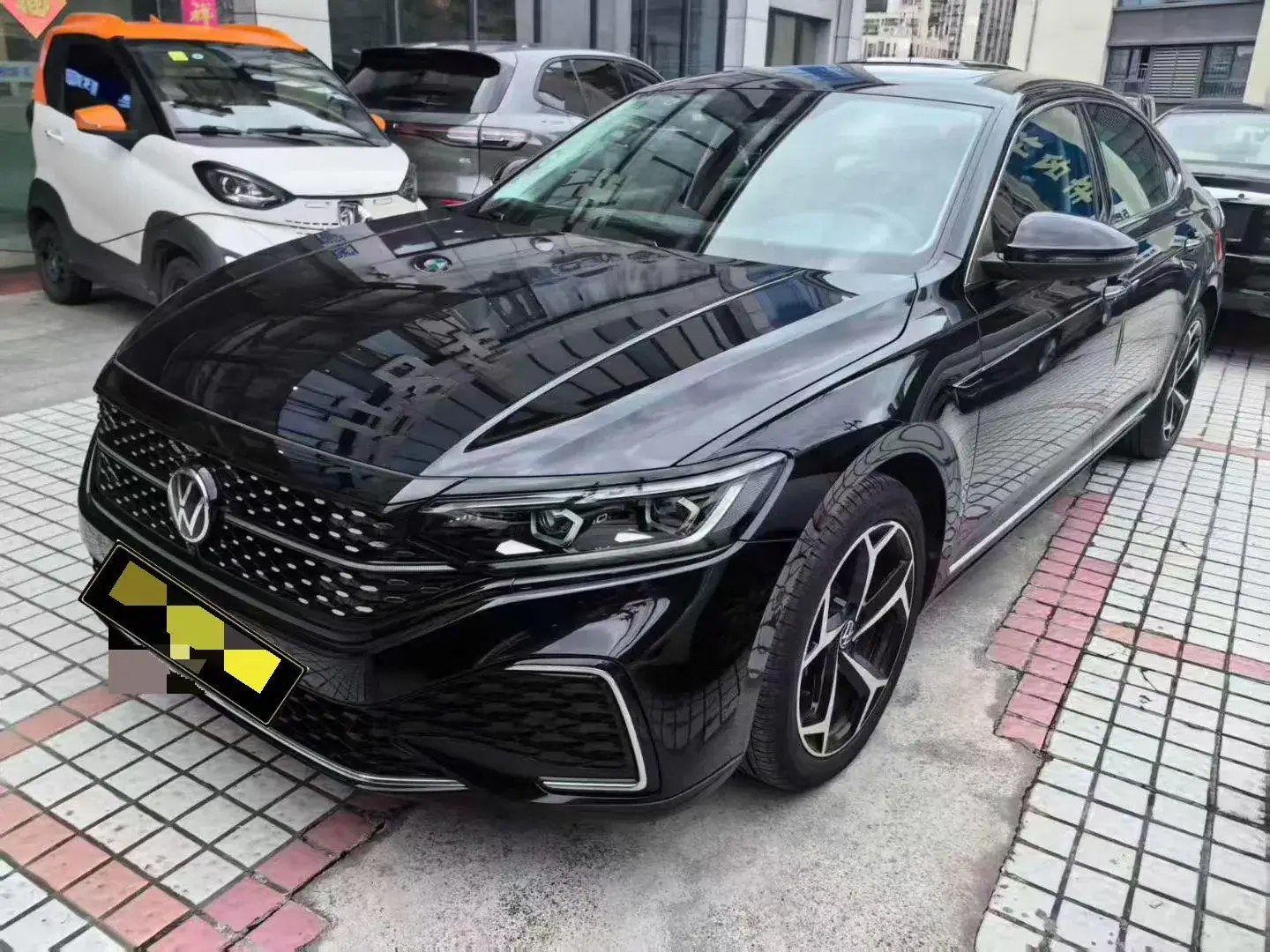 2024 VOLKSWAGEN PASSAT view 1