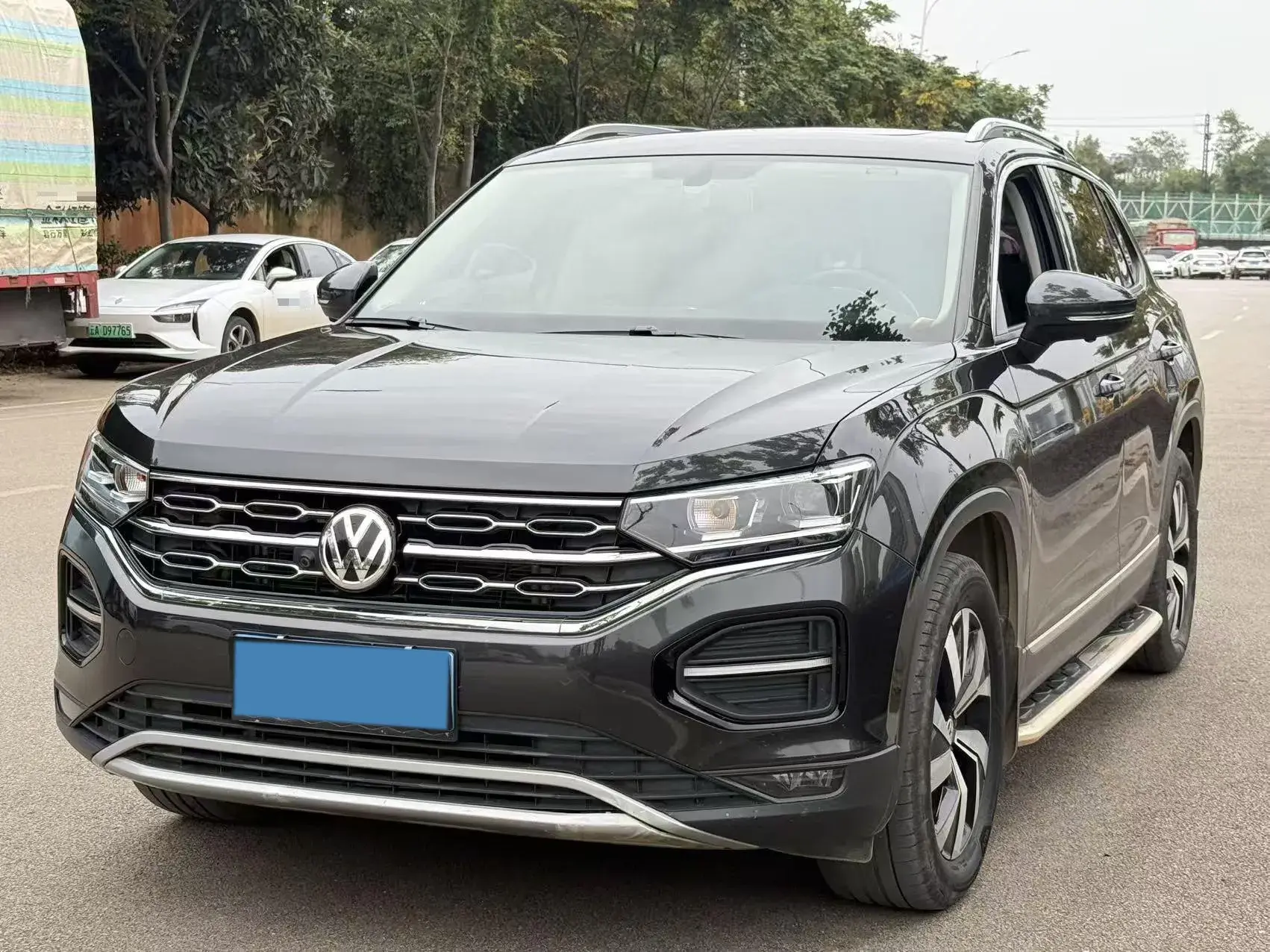 2020 VOLKSWAGEN TAYRON view 1